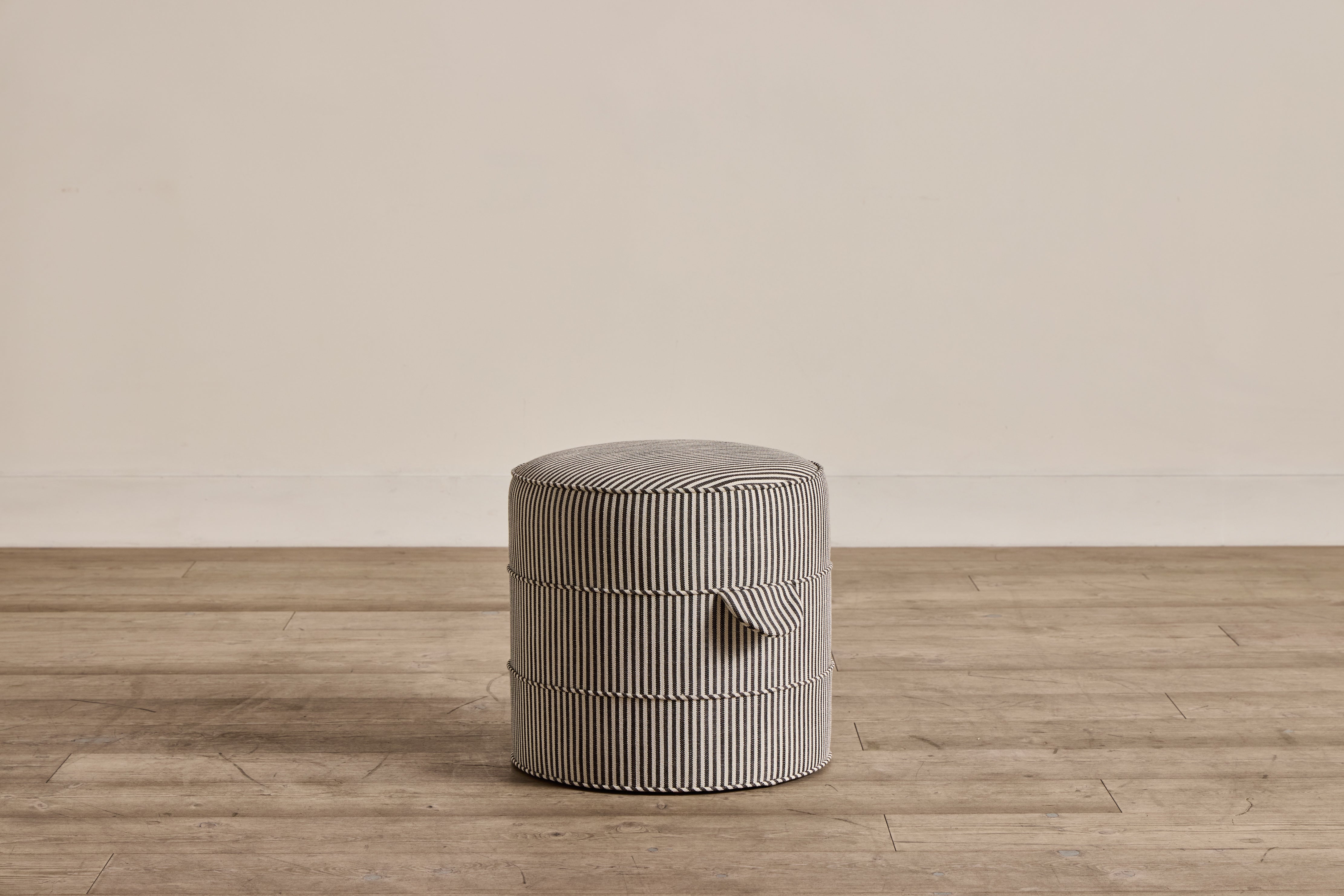 Outdoor Hassock, 17"