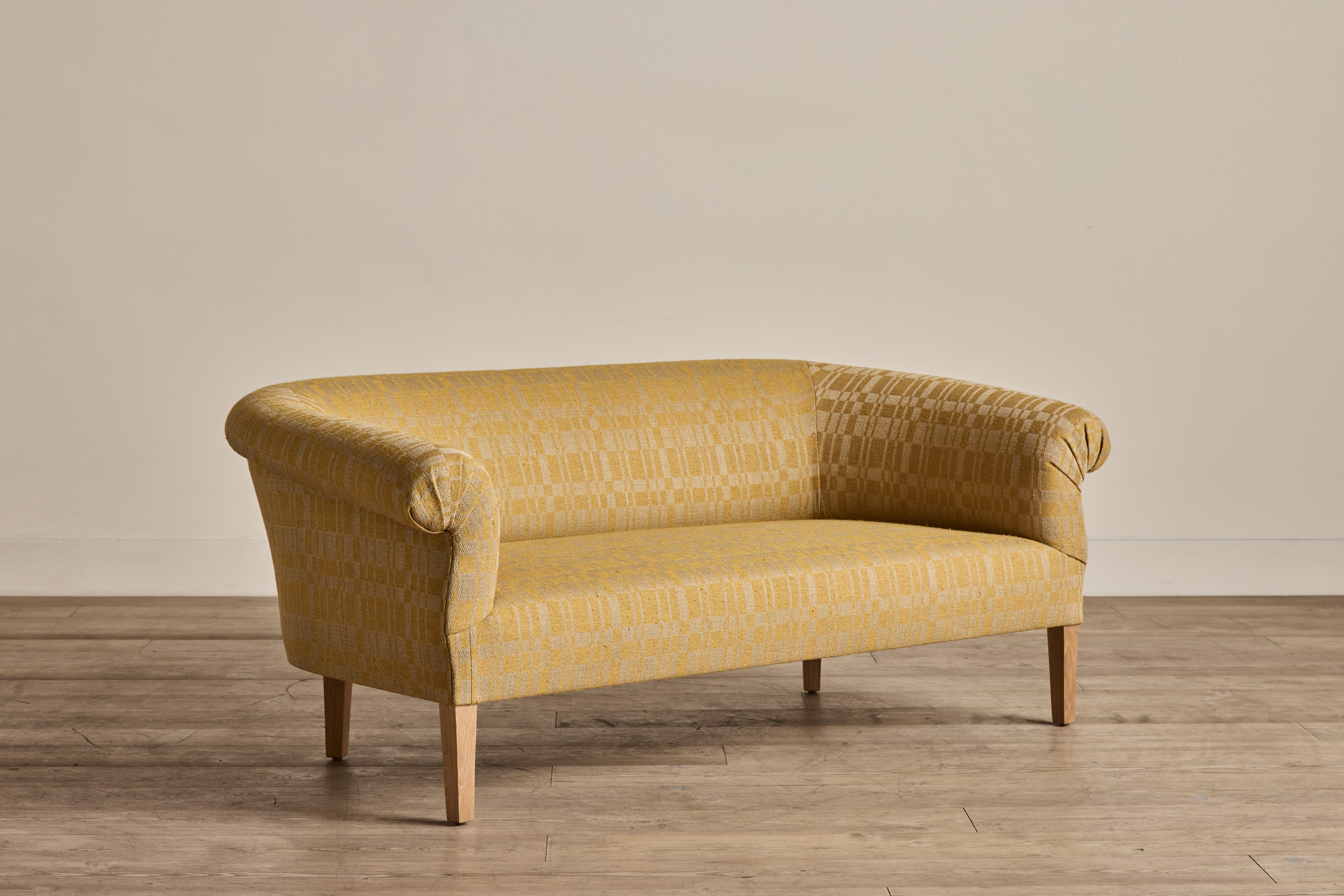 Low Back Settee, 62"