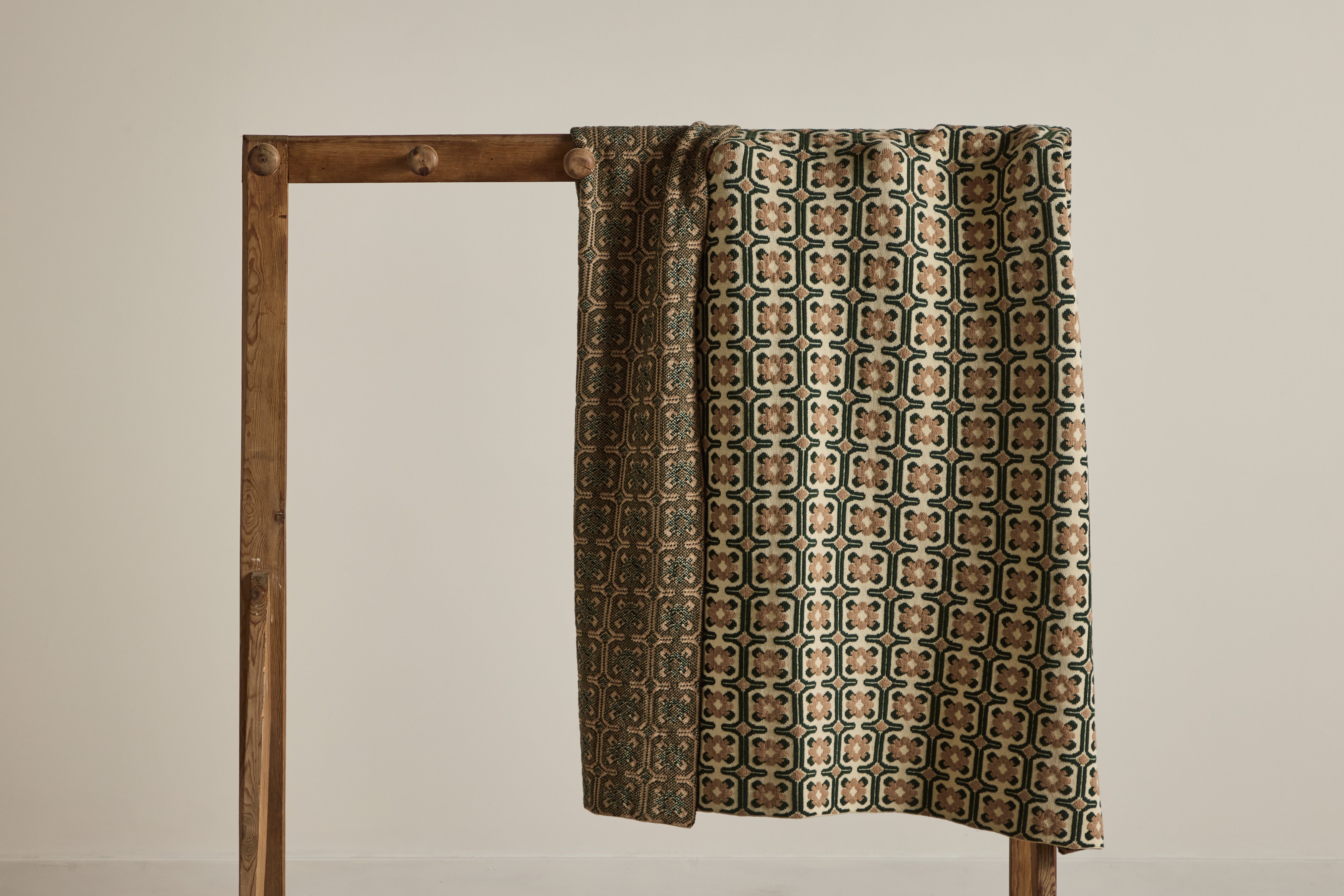 Maman Throw in Olive
