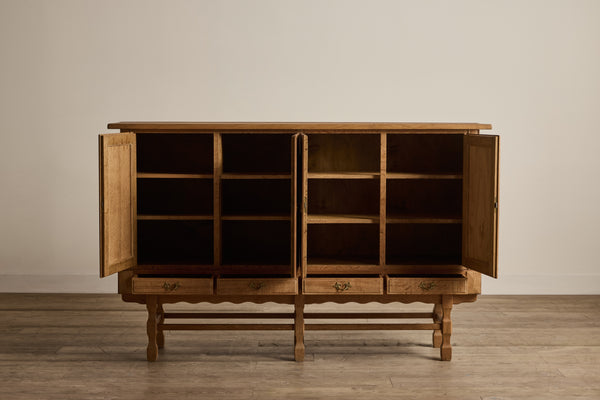 Henning Kjaernulf Highboard