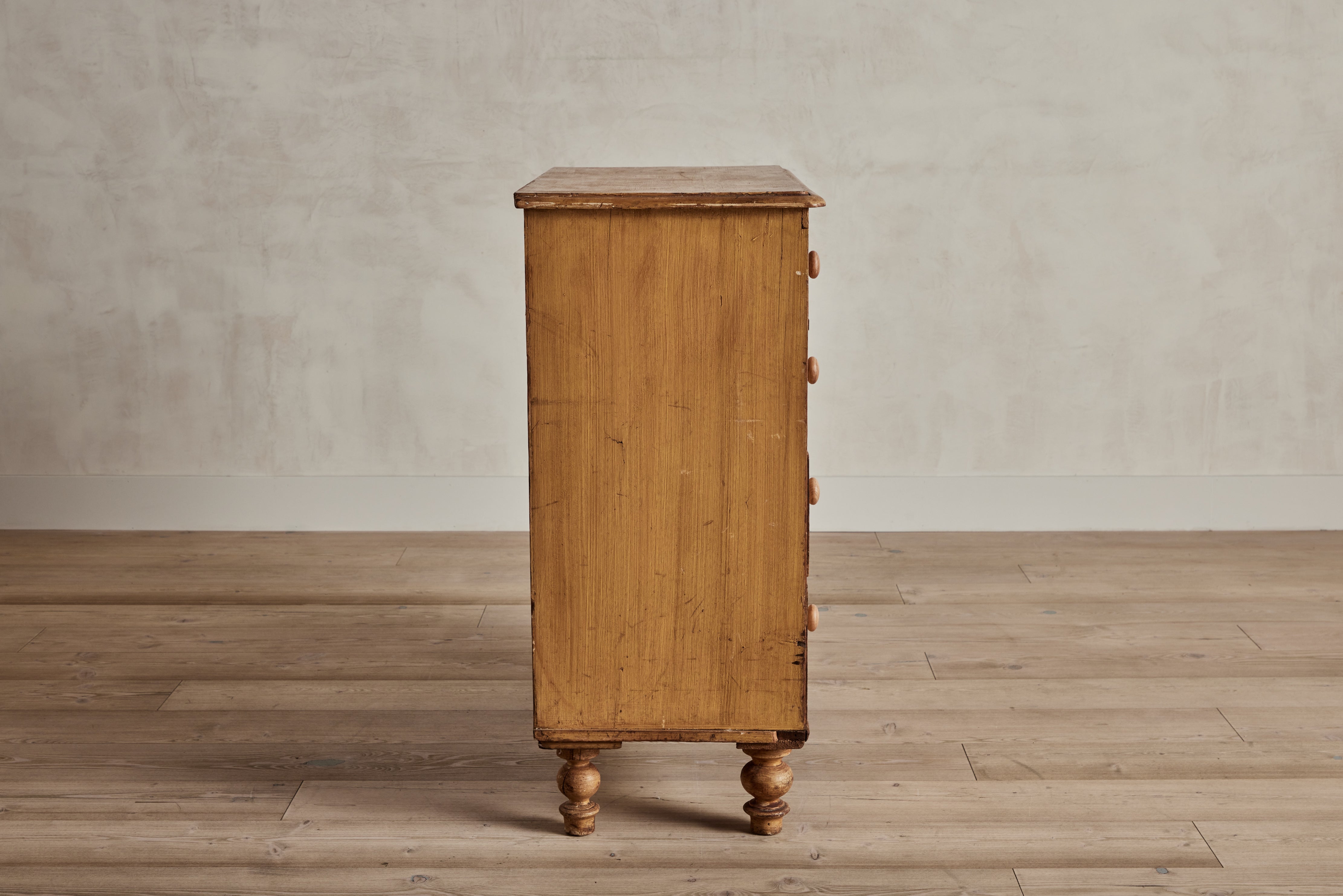 Pine Chest of Drawers