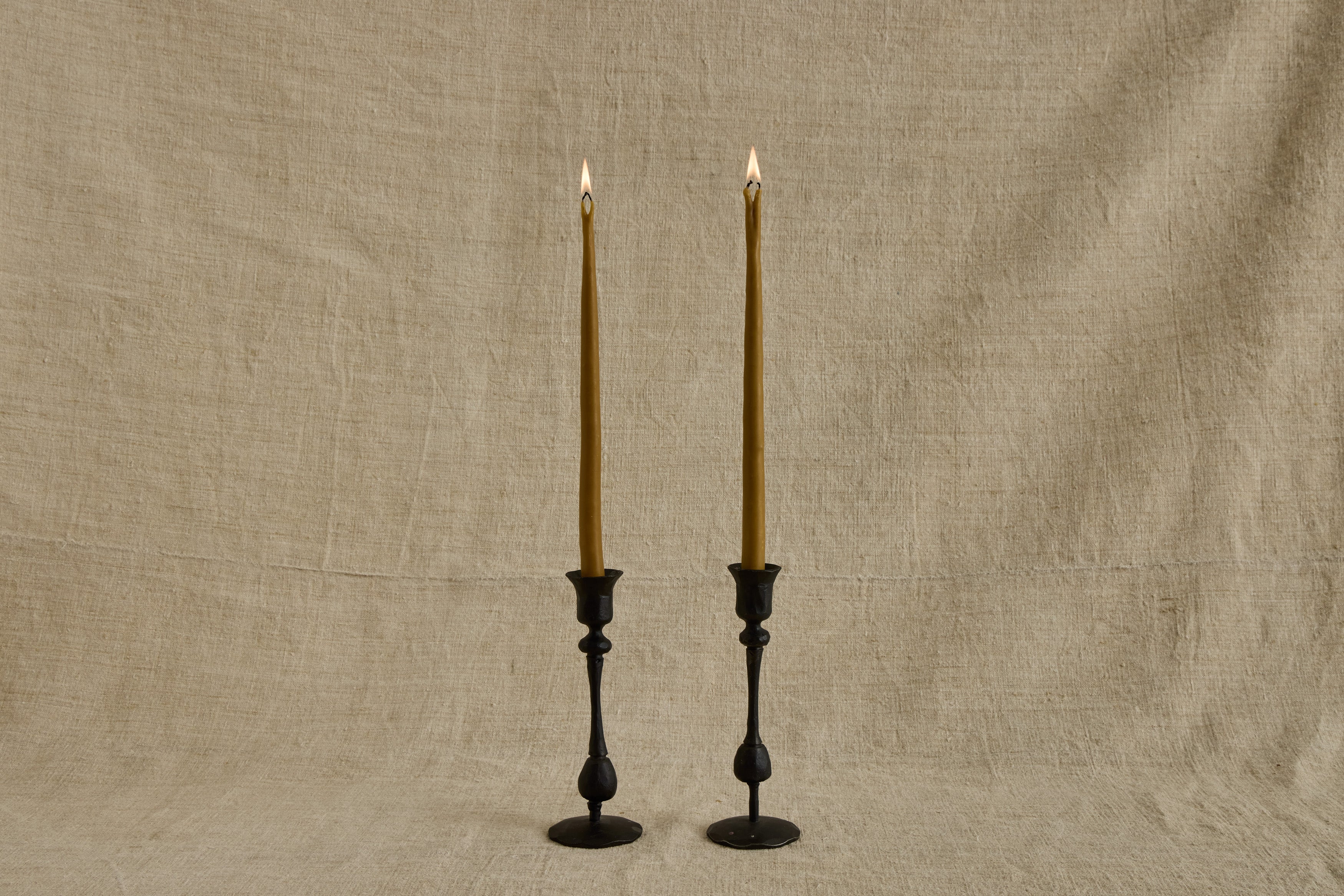 Collepino Tapered Beeswax Candle in Medium