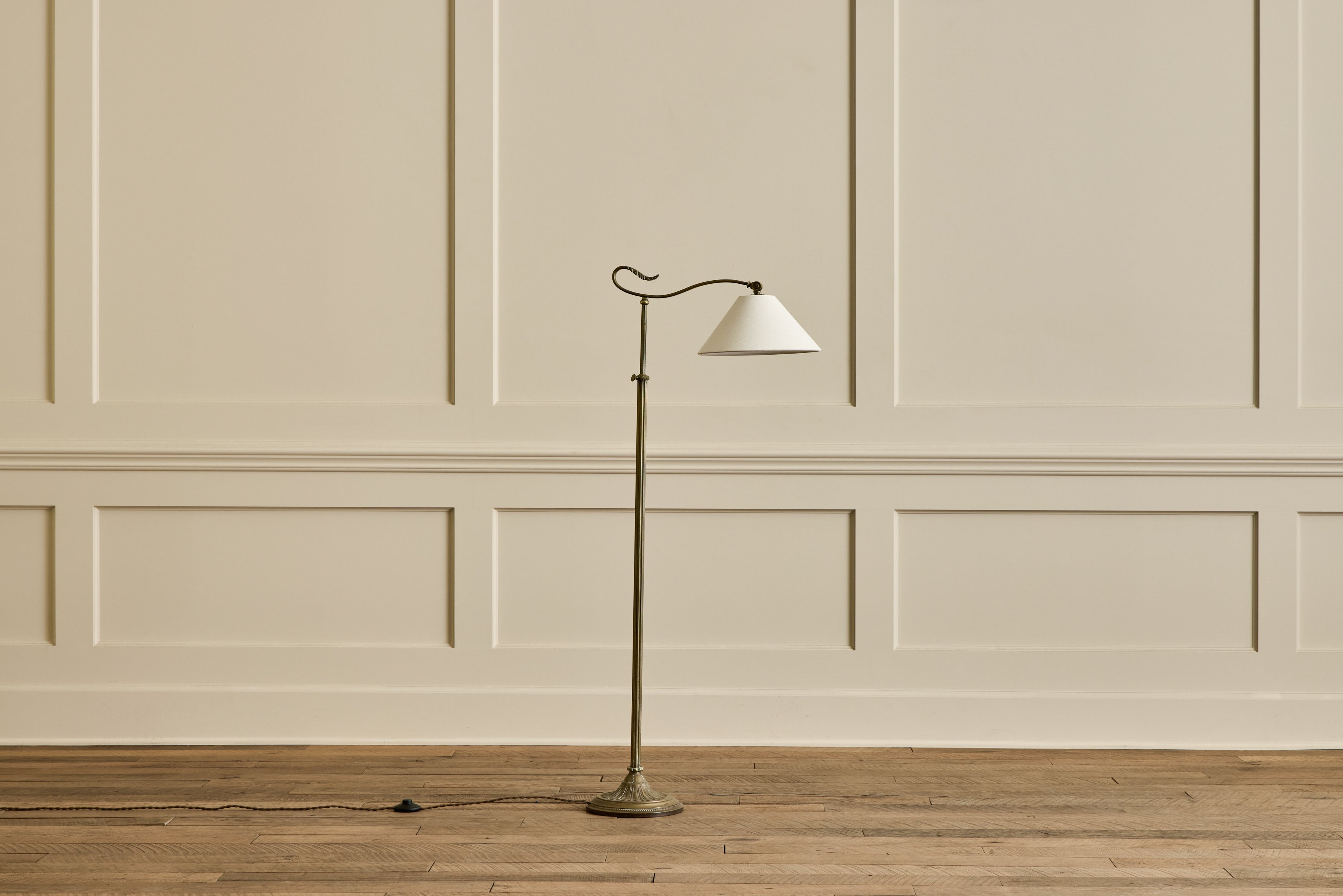 Deco Brass Floor Lamp