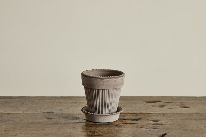 Simona Terracotta Pot & Saucer Set