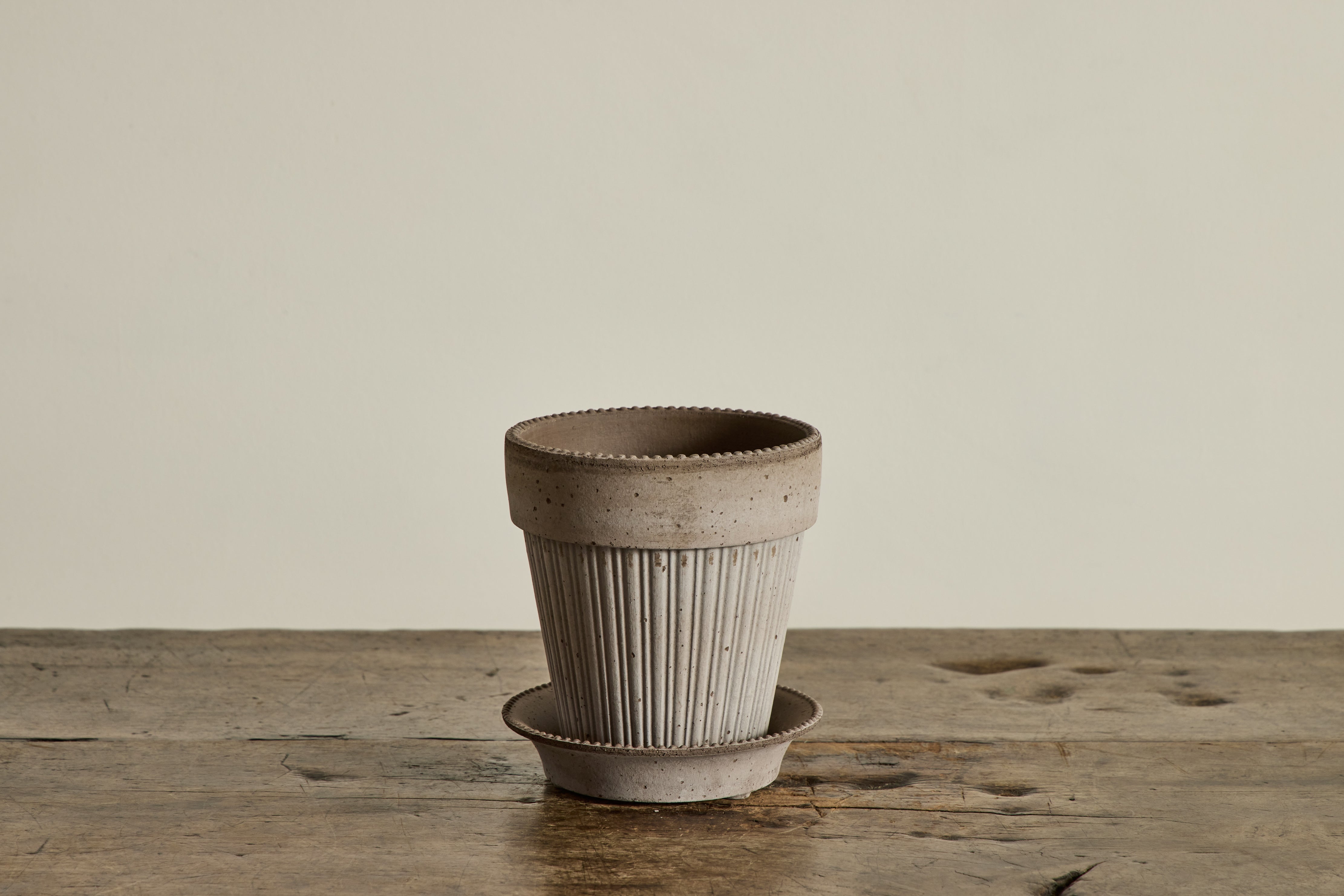 Simona Terracotta Pot & Saucer Set