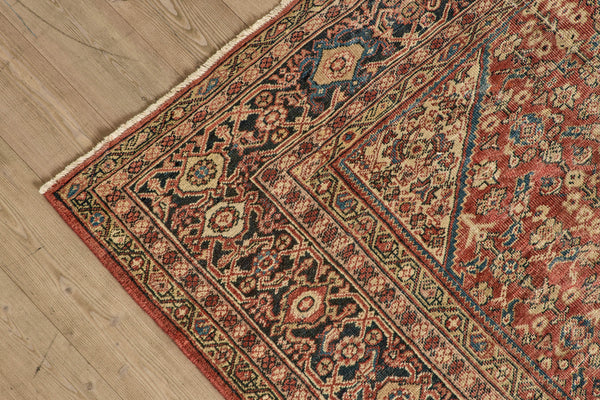 Red Floral Mahal Rug  7’ X 10’4