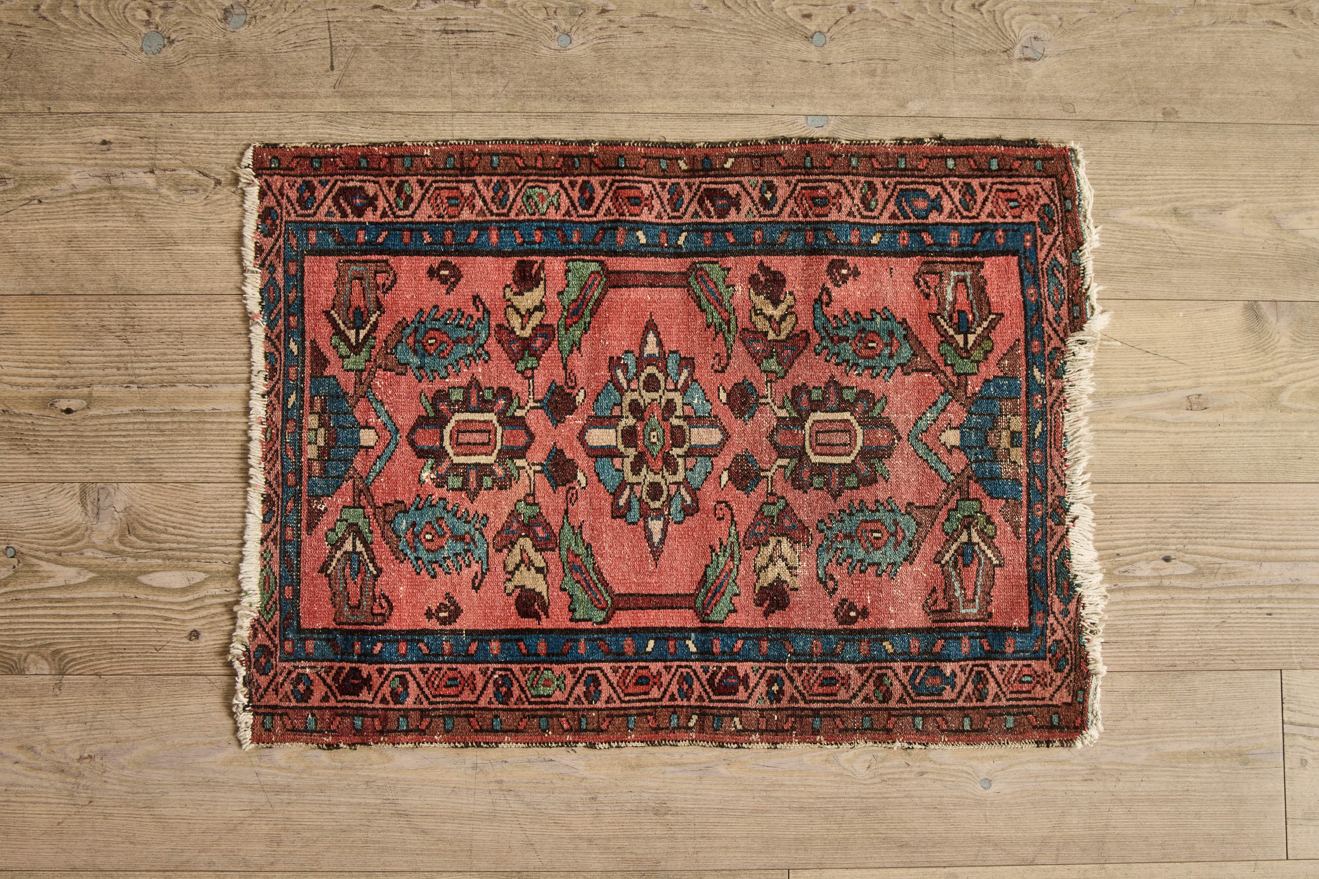 Floral Persian Throw Rug  2 ‘ X 2’9