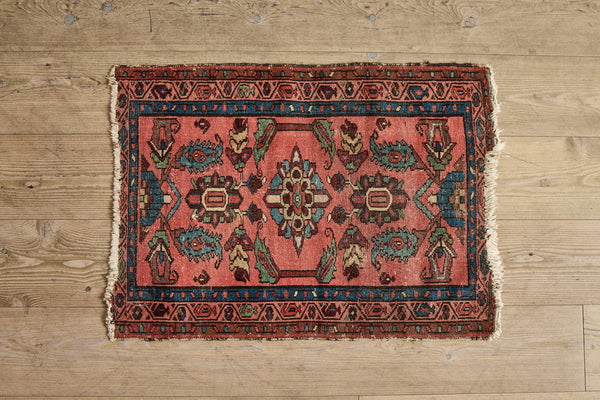 Floral Persian Throw Rug  2 ‘ X 2’9