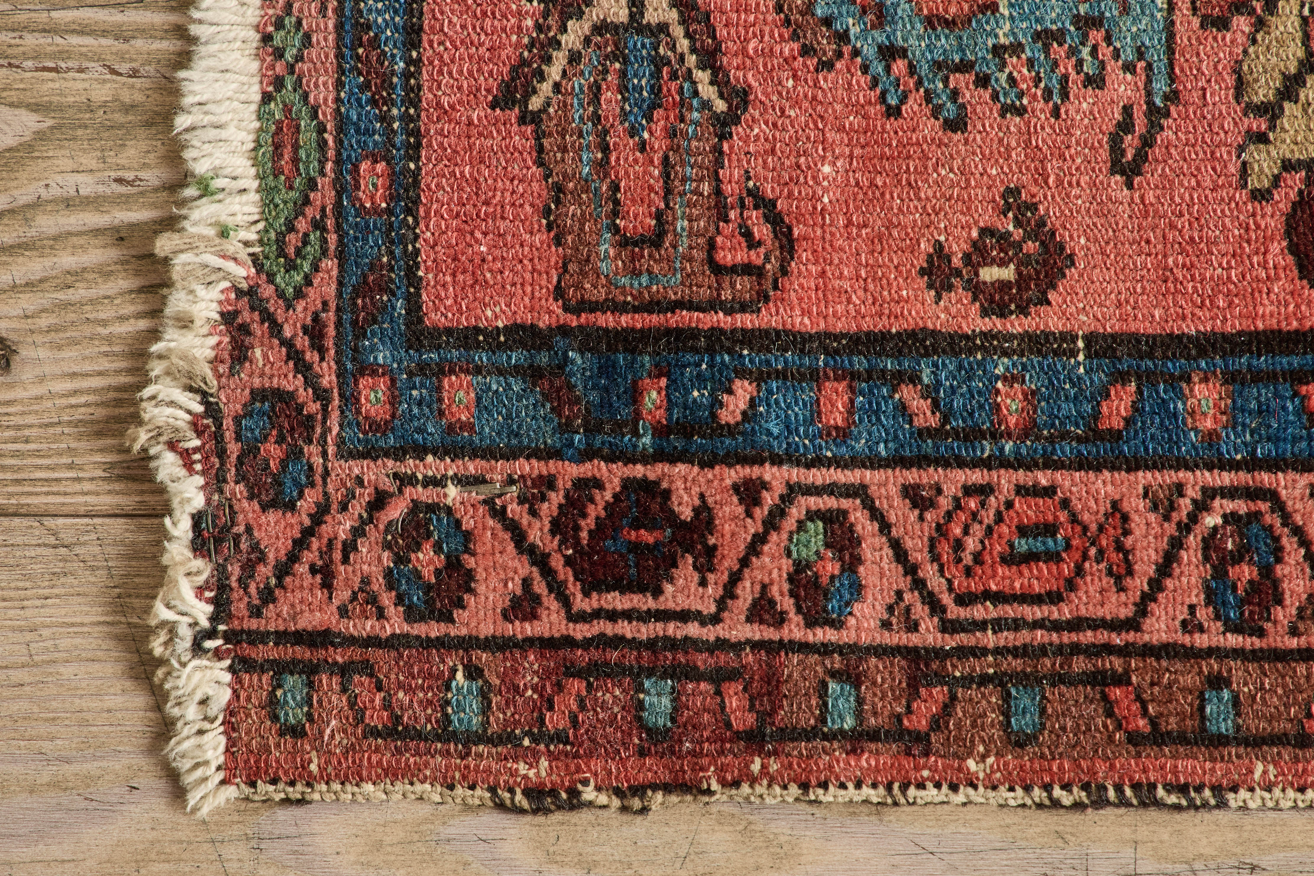 Floral Persian Throw Rug  2 ‘ X 2’9