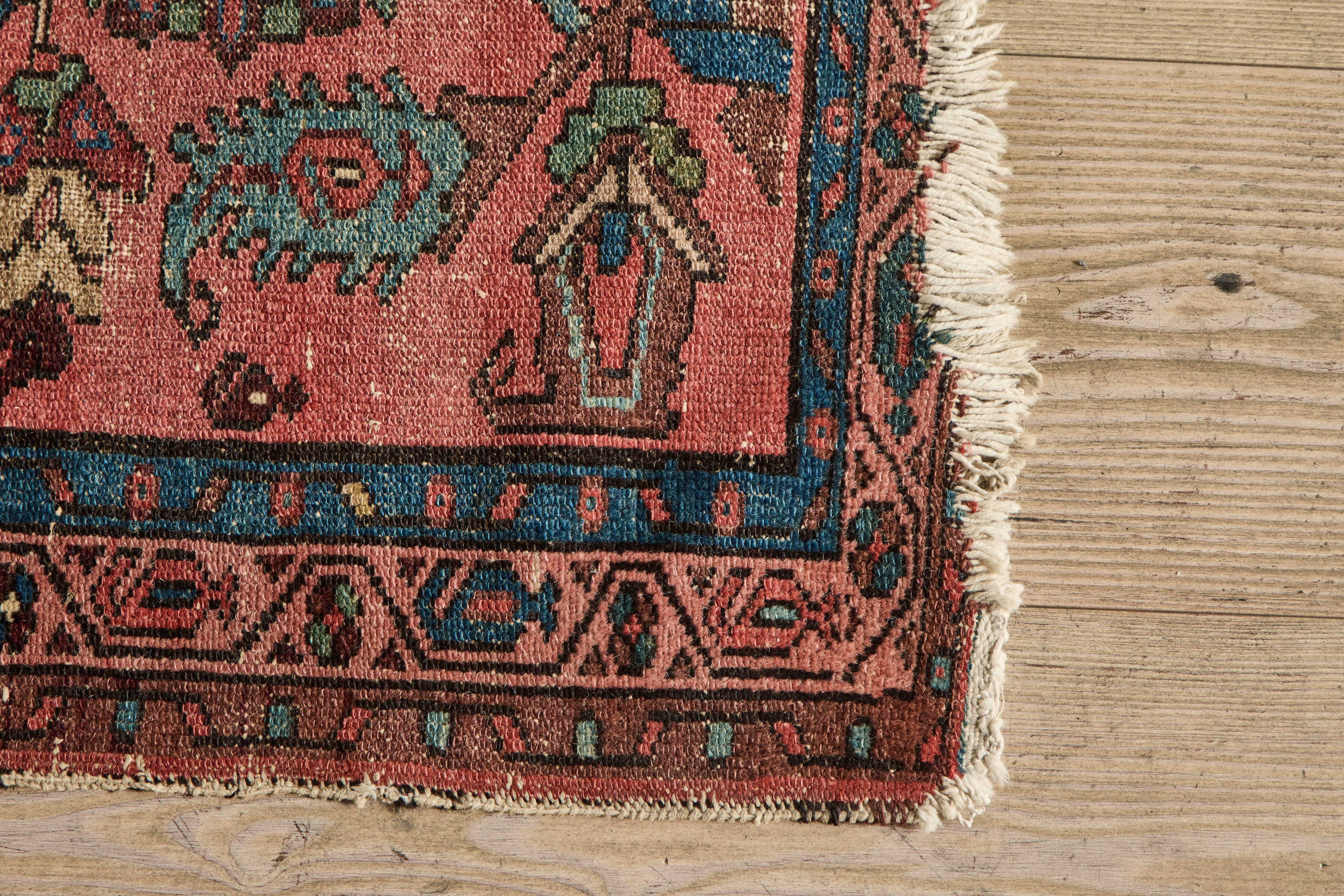 Floral Persian Throw Rug  2 ‘ X 2’9