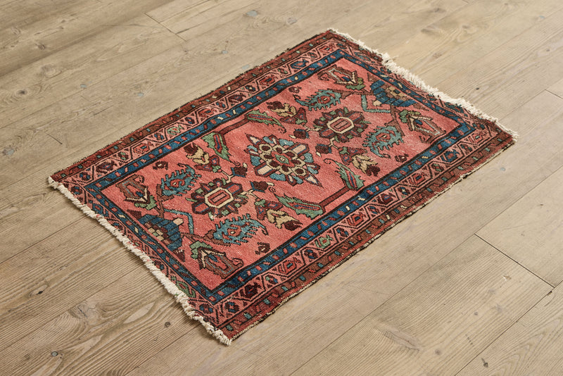 Floral Persian Throw Rug  2 ‘ X 2’9