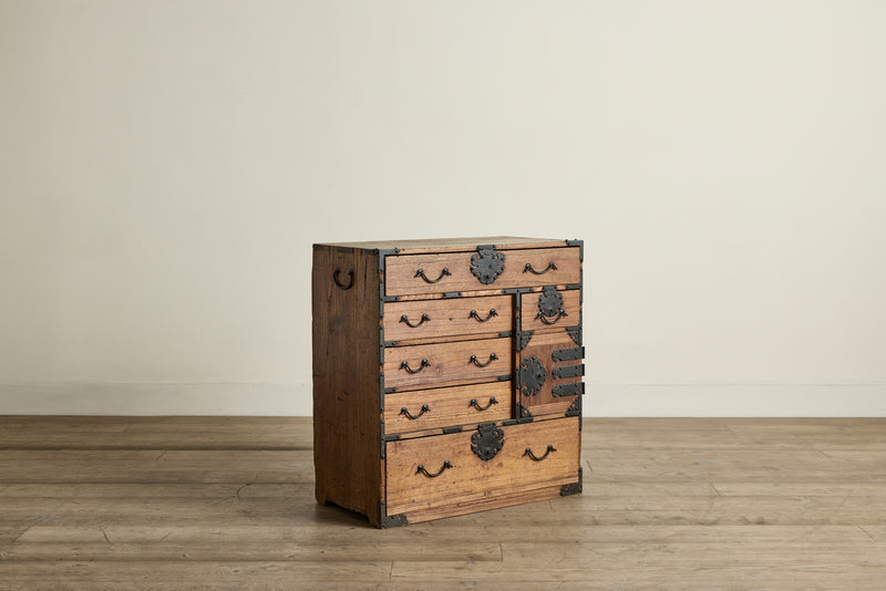 Choba Dansu Chest