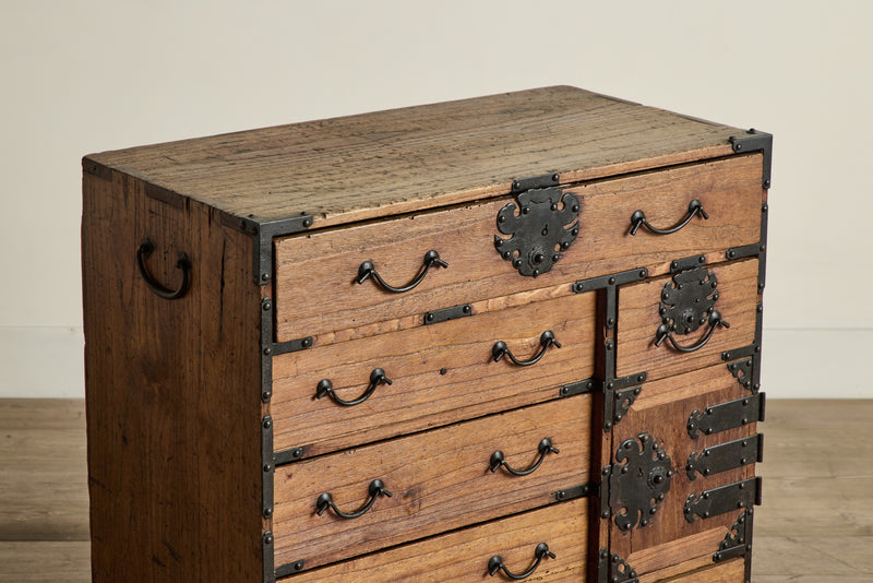 Choba Dansu Chest