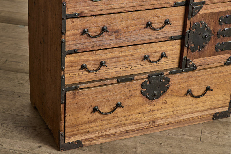 Choba Dansu Chest
