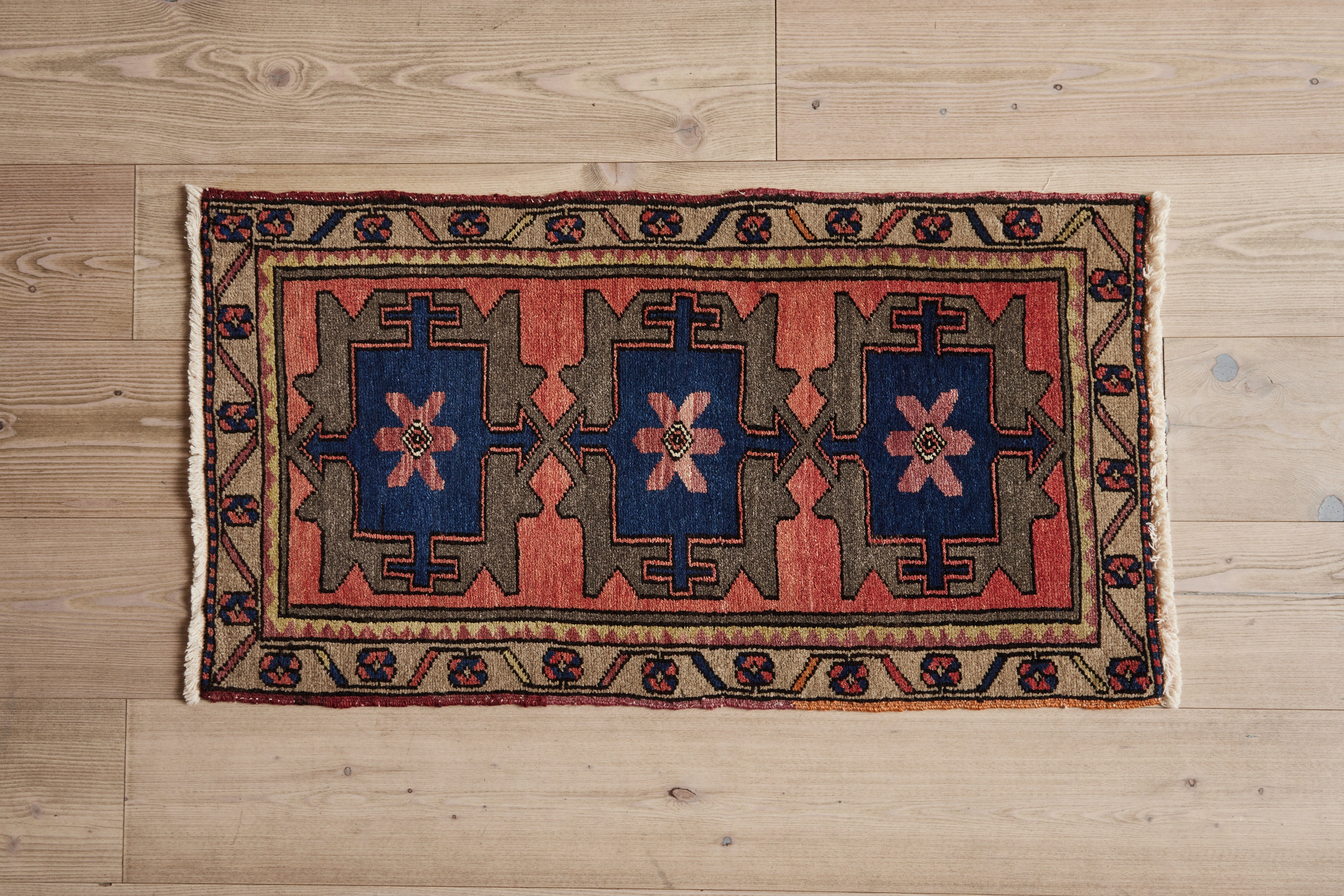 Oushak Rug 3'3" x 2'0