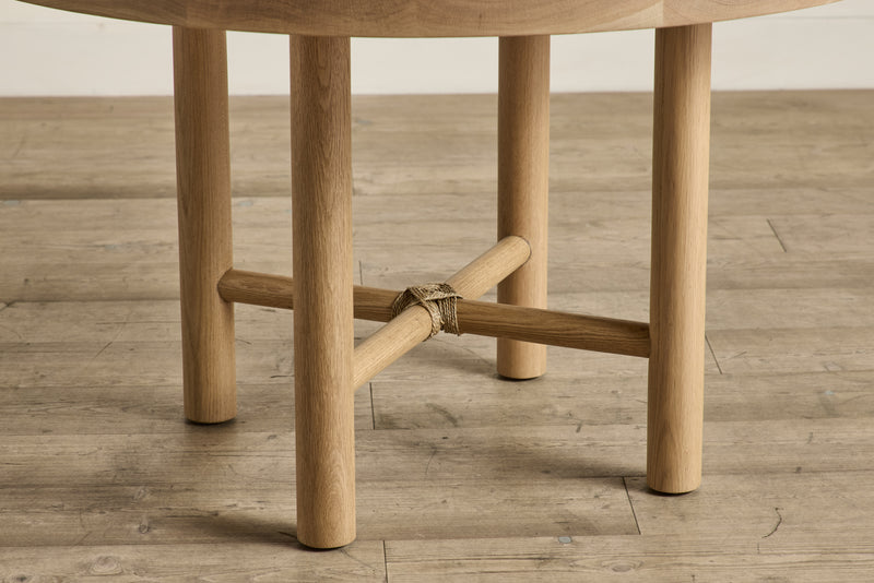 Round Dining Table, 48"