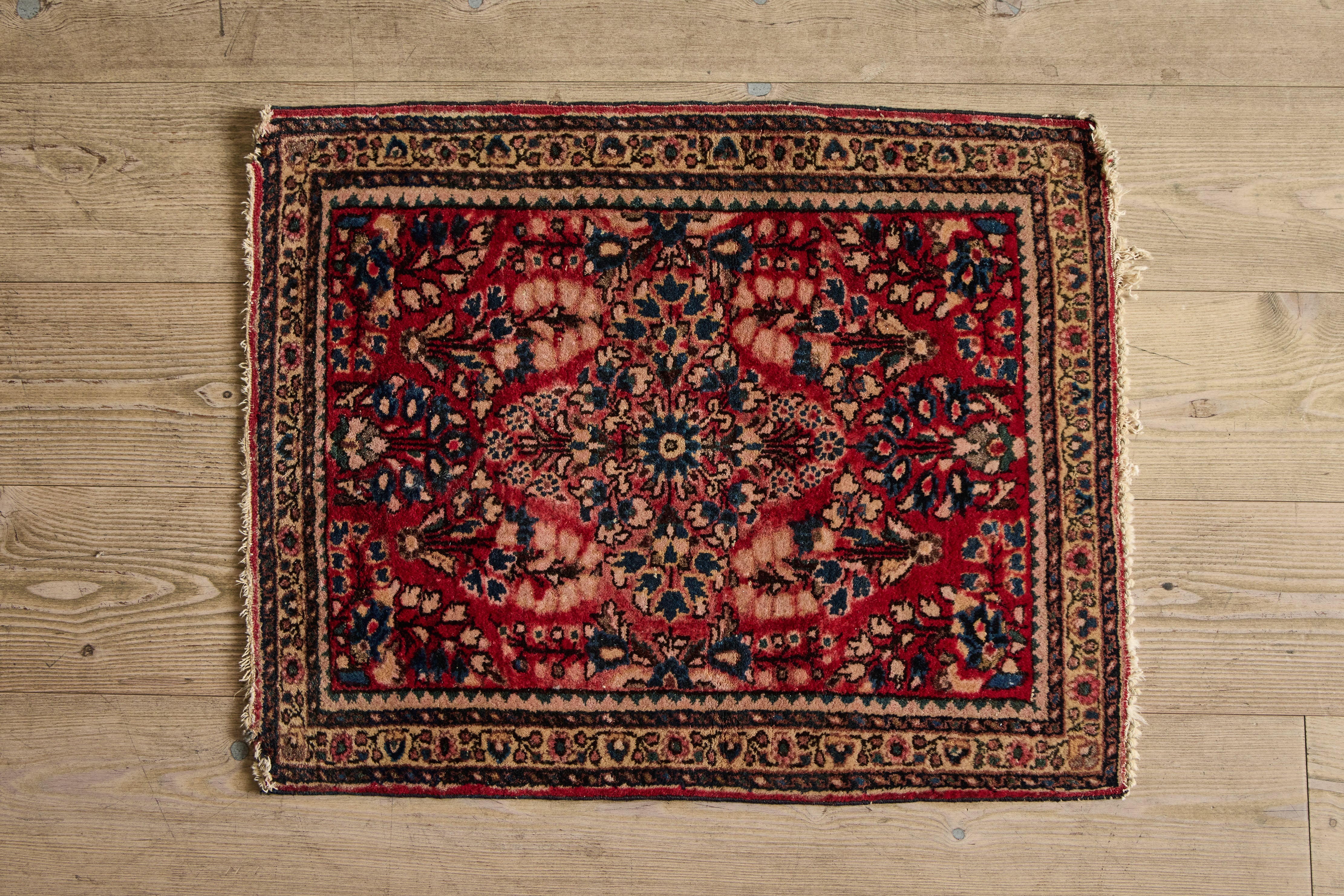 Sarouk Scatter Rug 2'x 3'