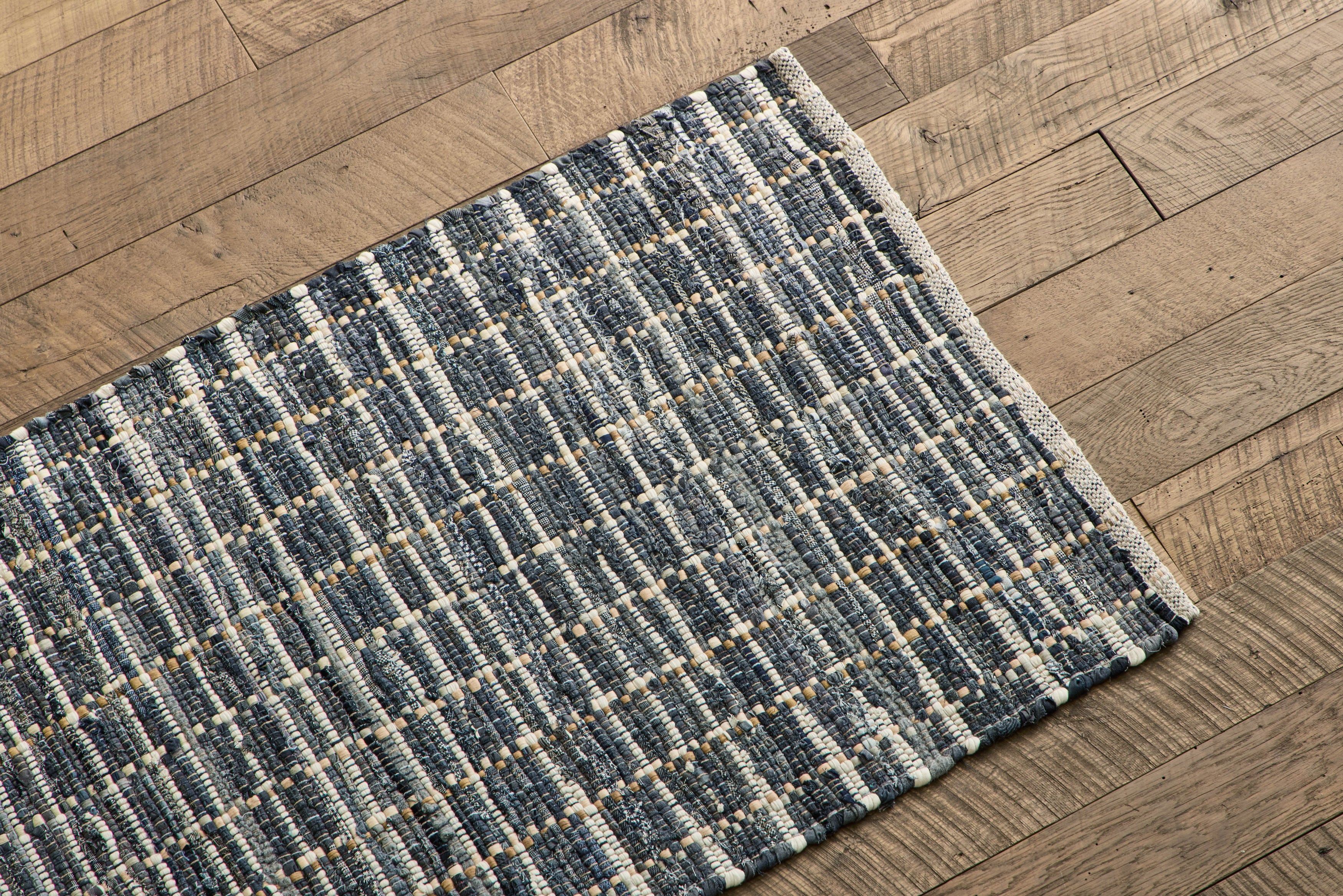 Chemise Rug (Multiple Sizes)