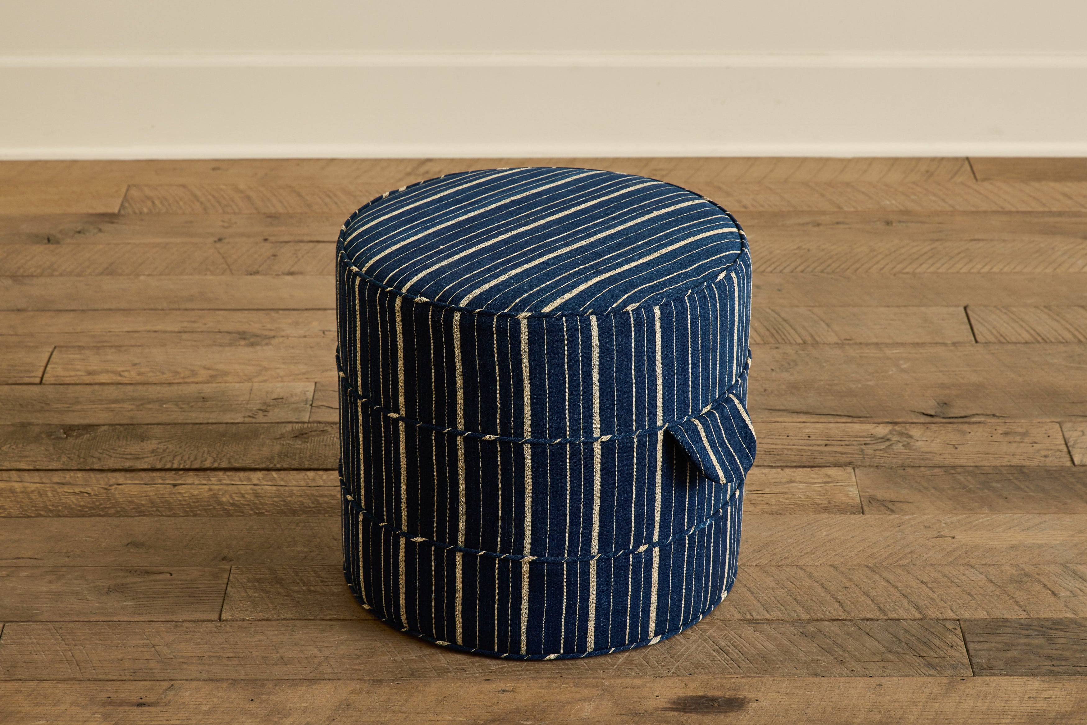 Round Hassock, 17"
