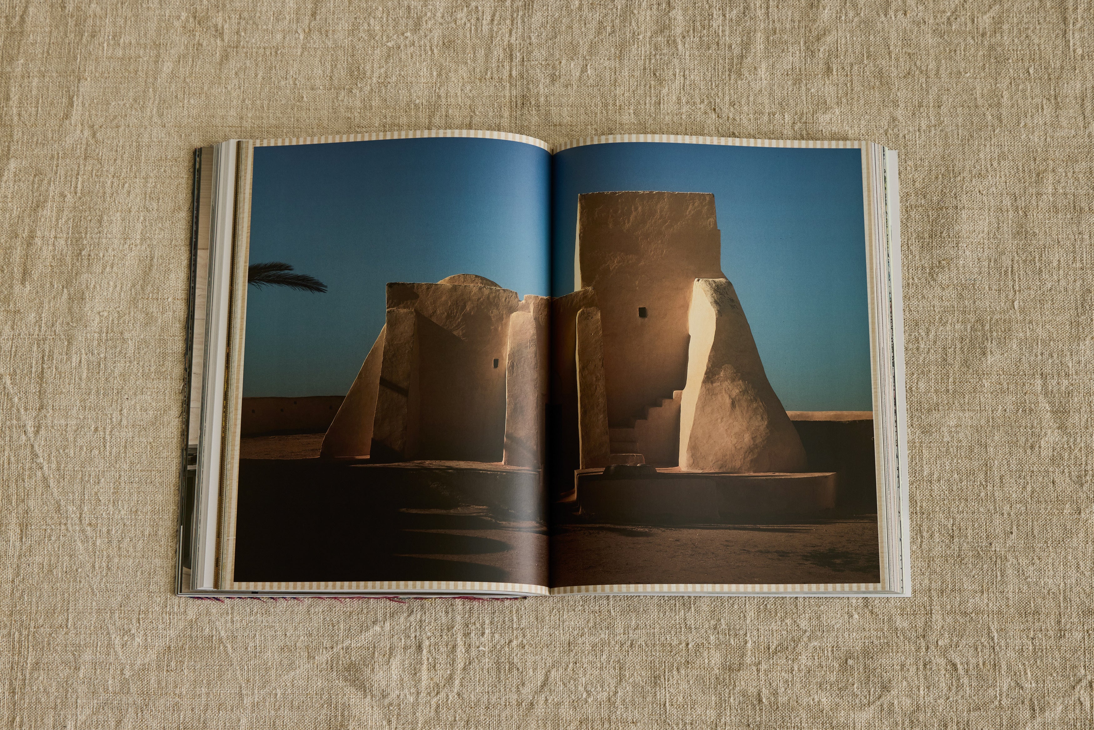 Cabana Magazine, Issue 25