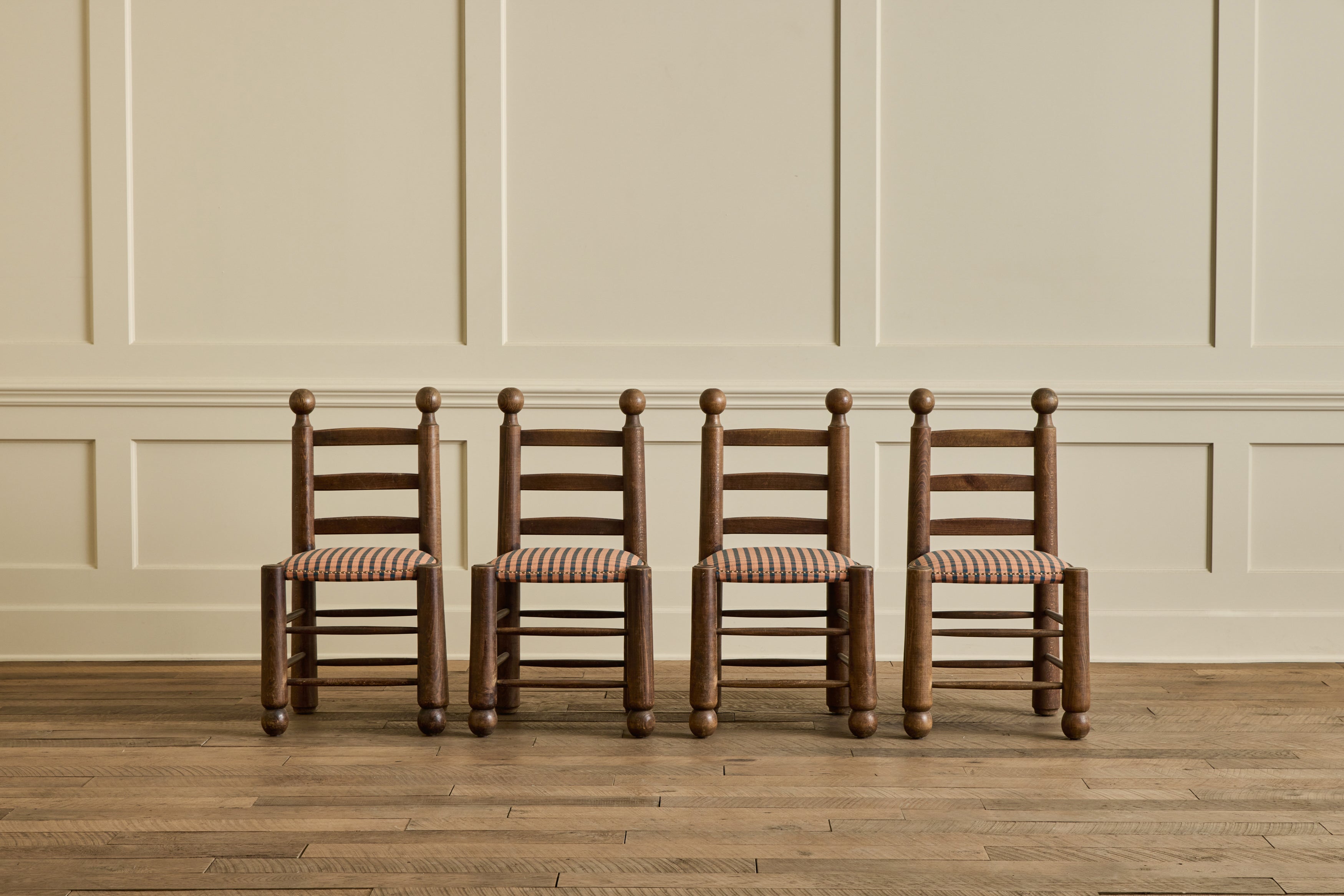 Set of 4 Dudouyt Chairs