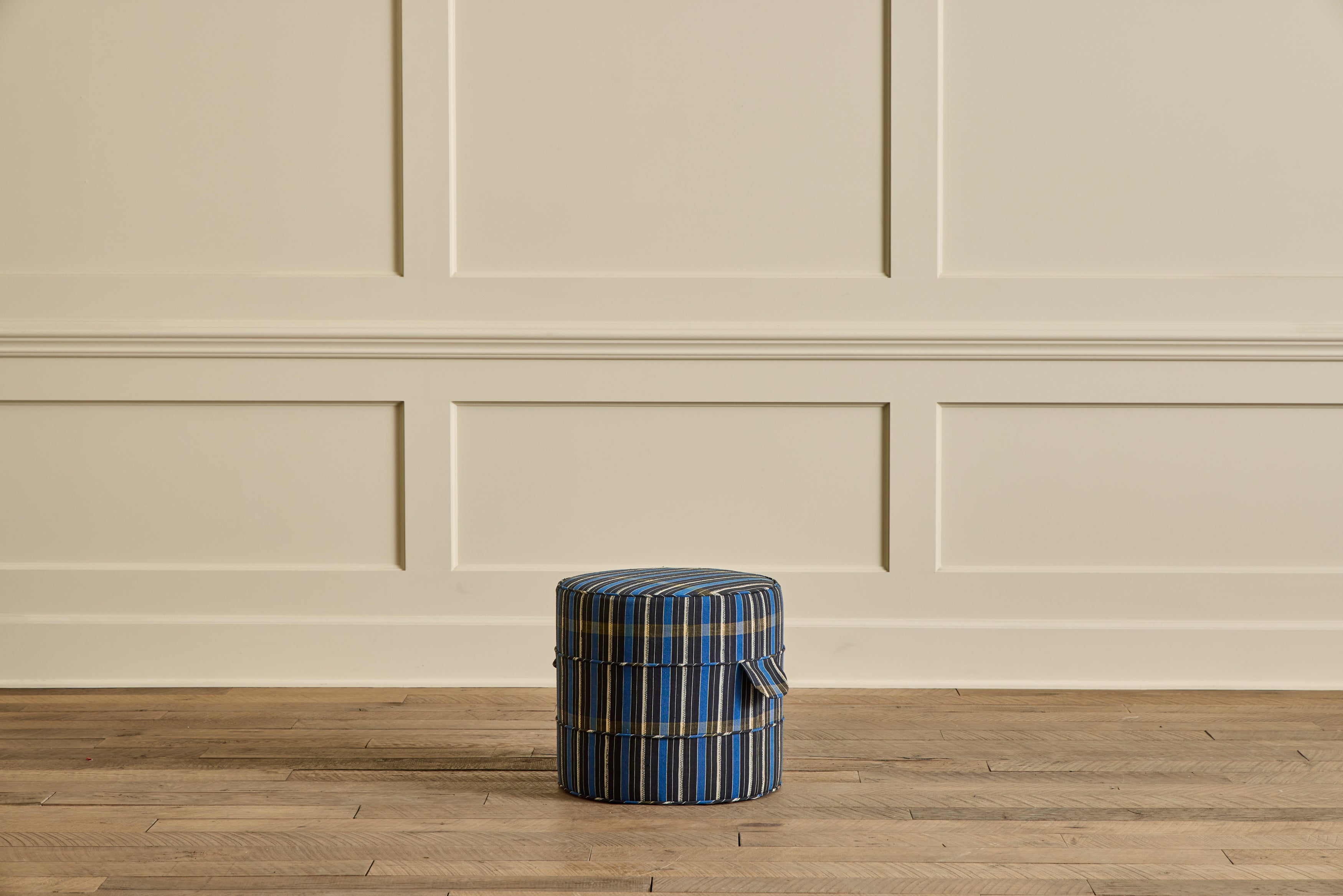 Round Hassock, 17"