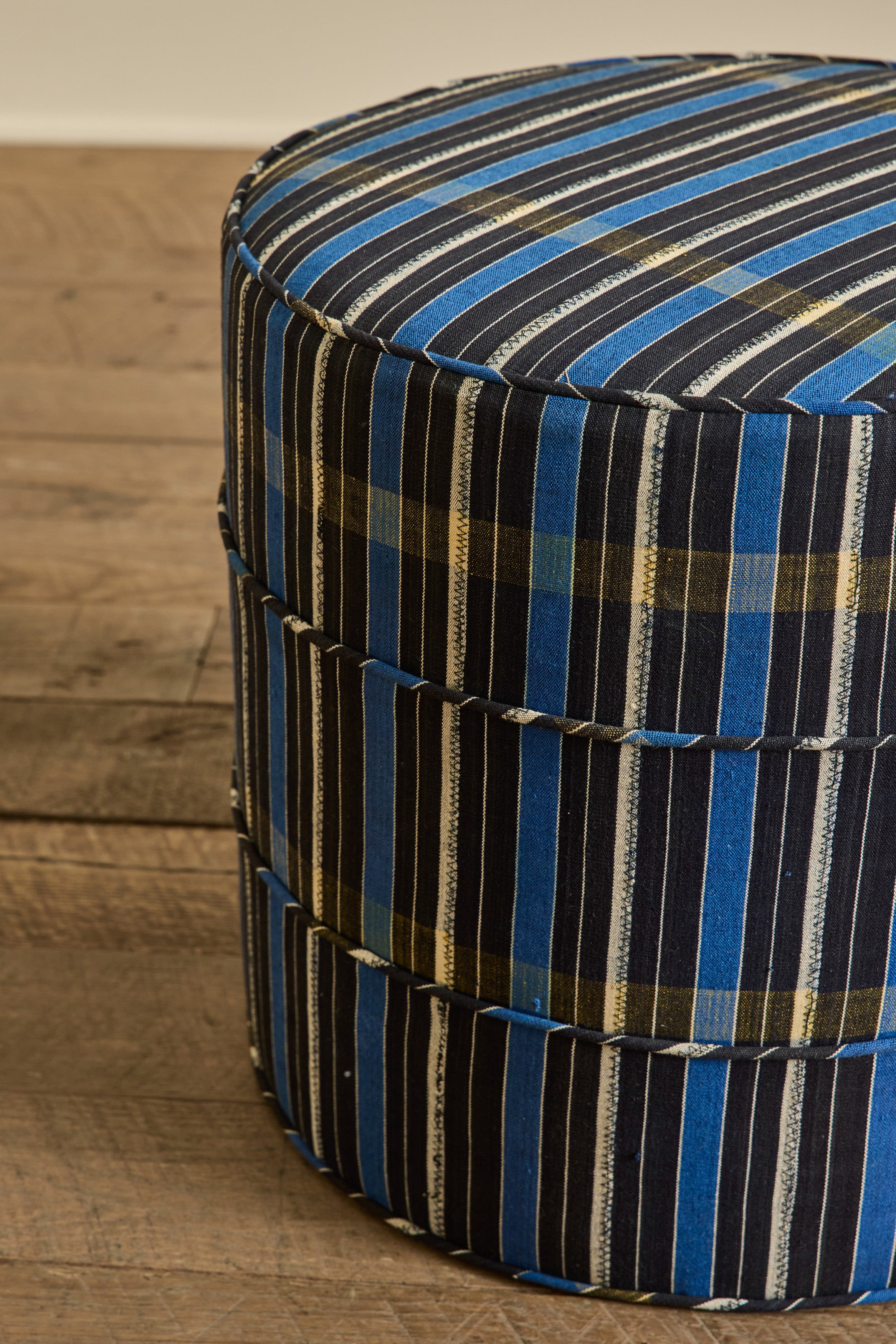 Round Hassock, 17"