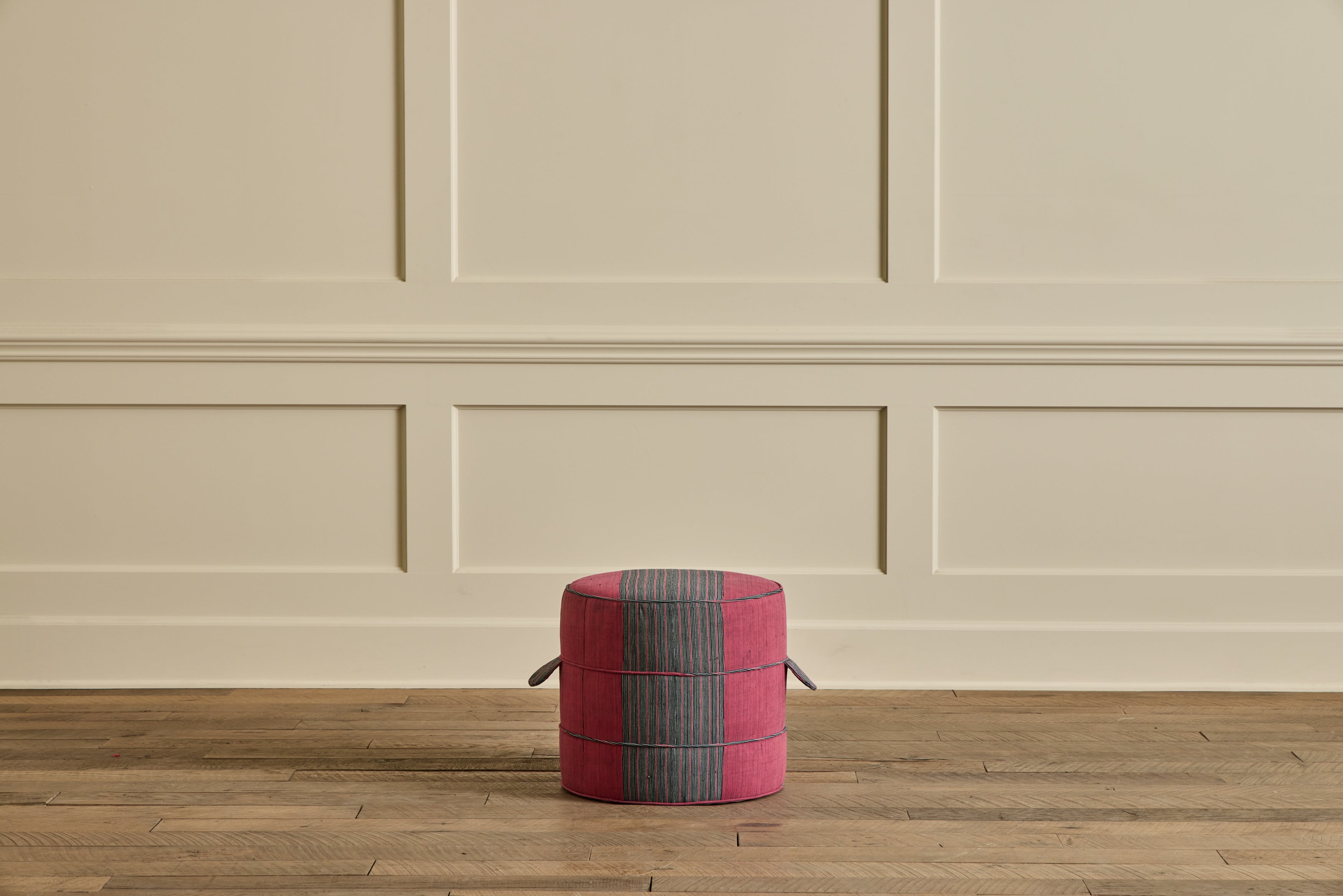 Round Hassock, 17"