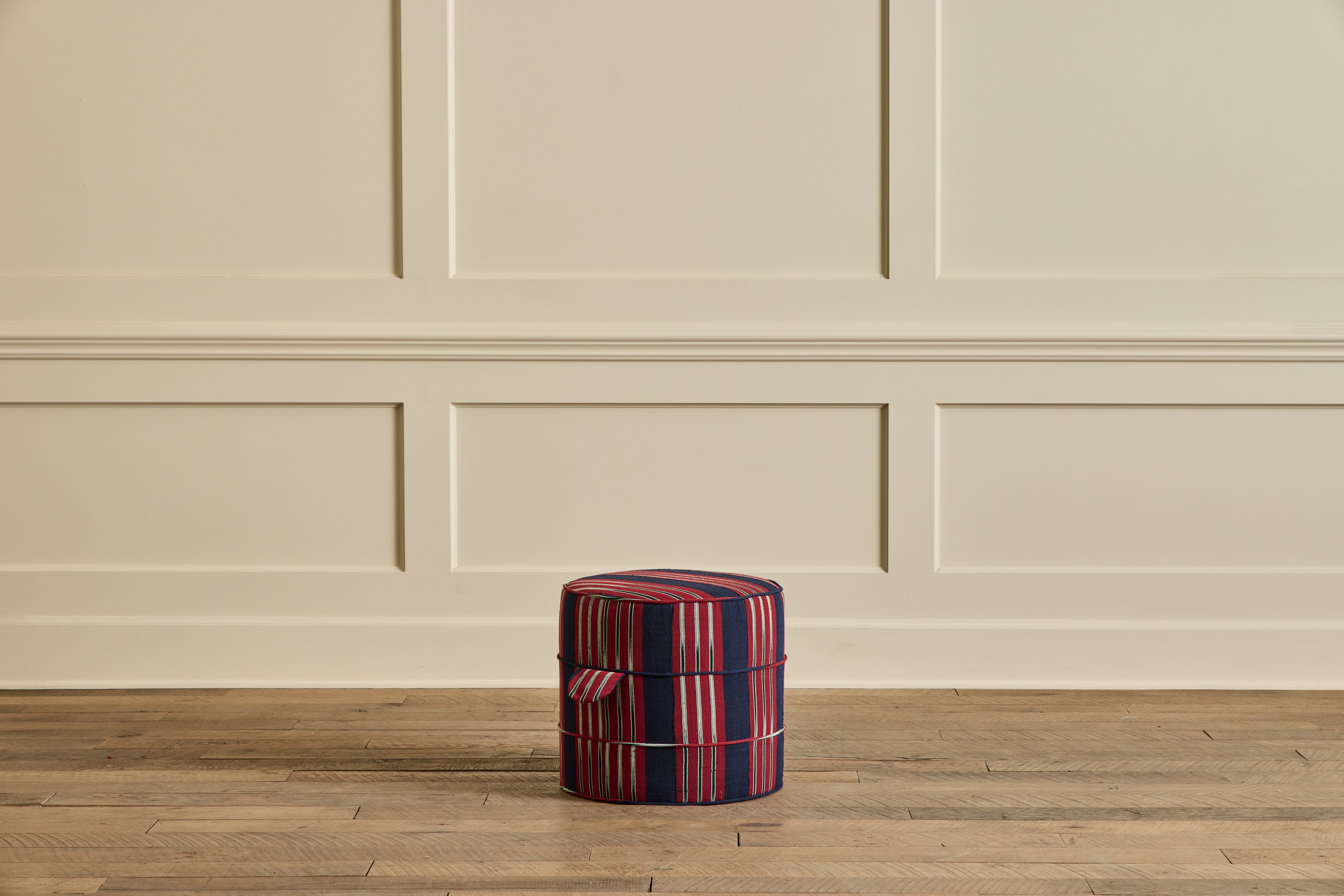 Round Hassock, 17"