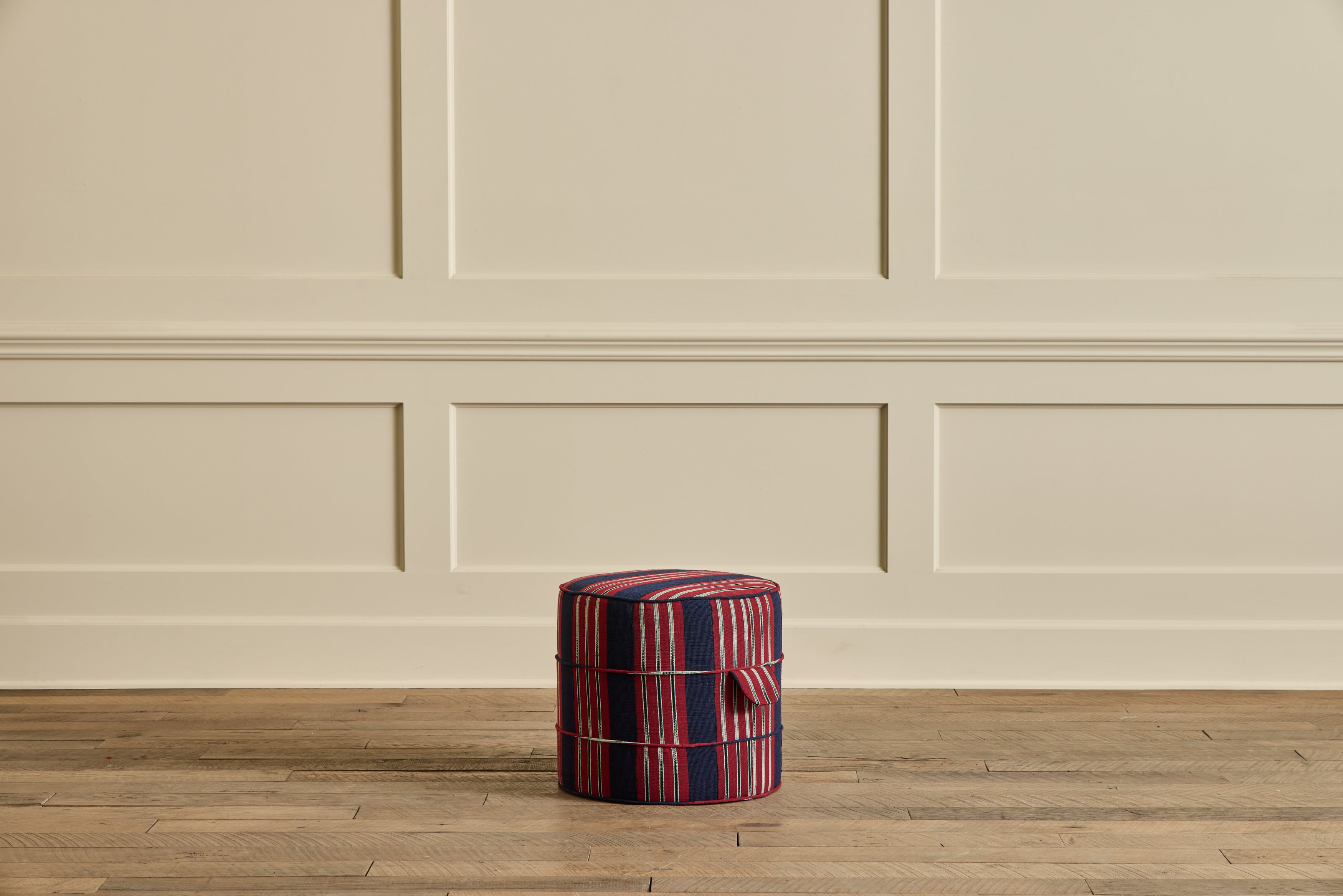Round Hassock, 17"