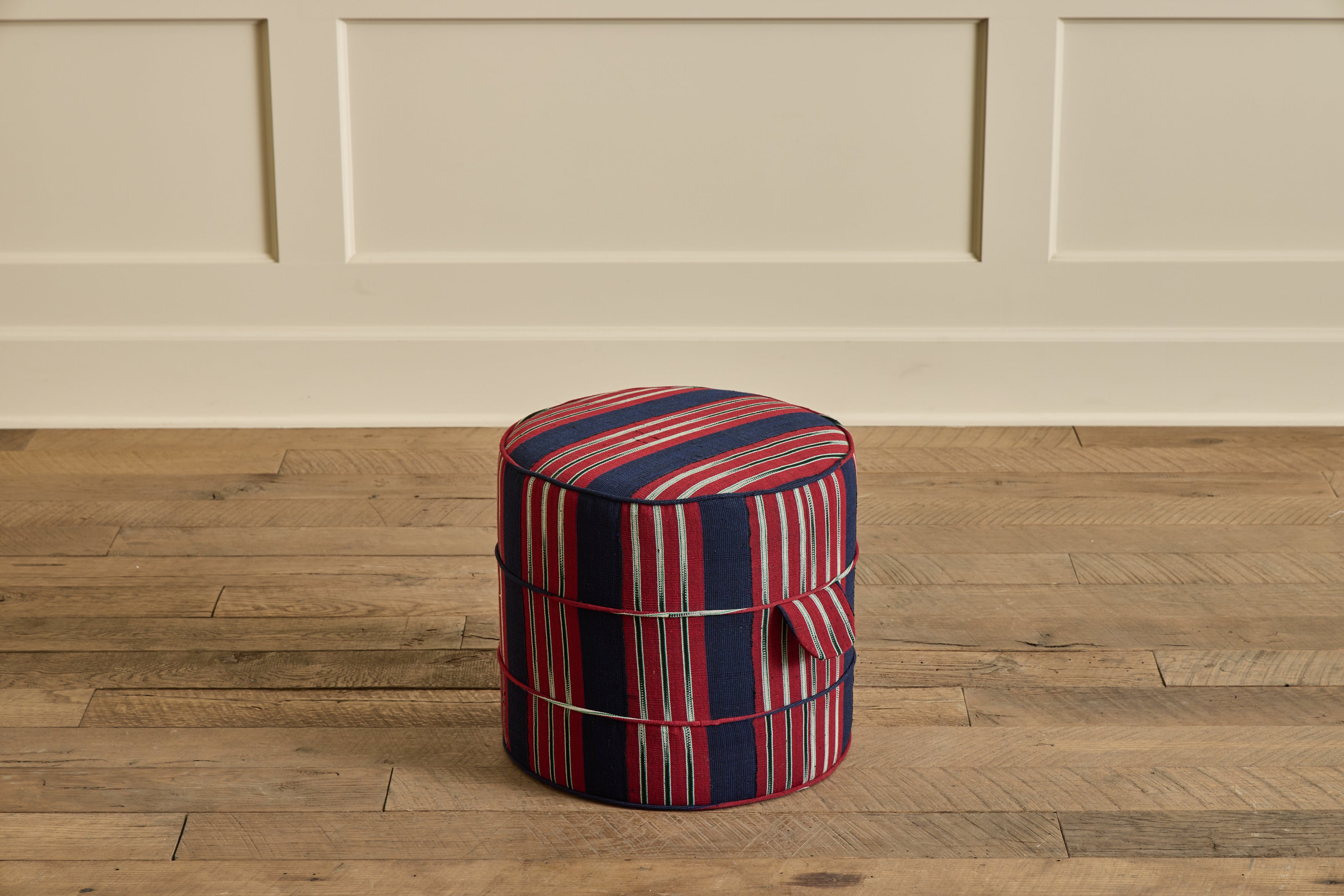Round Hassock, 17"
