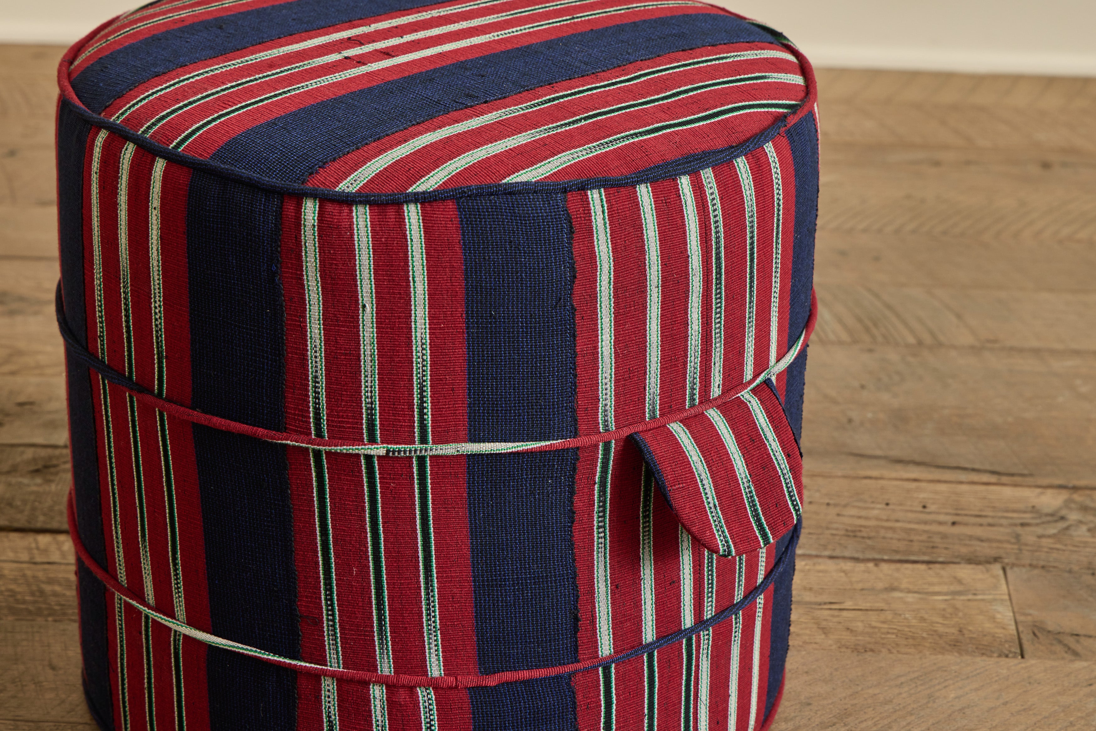 Round Hassock, 17"