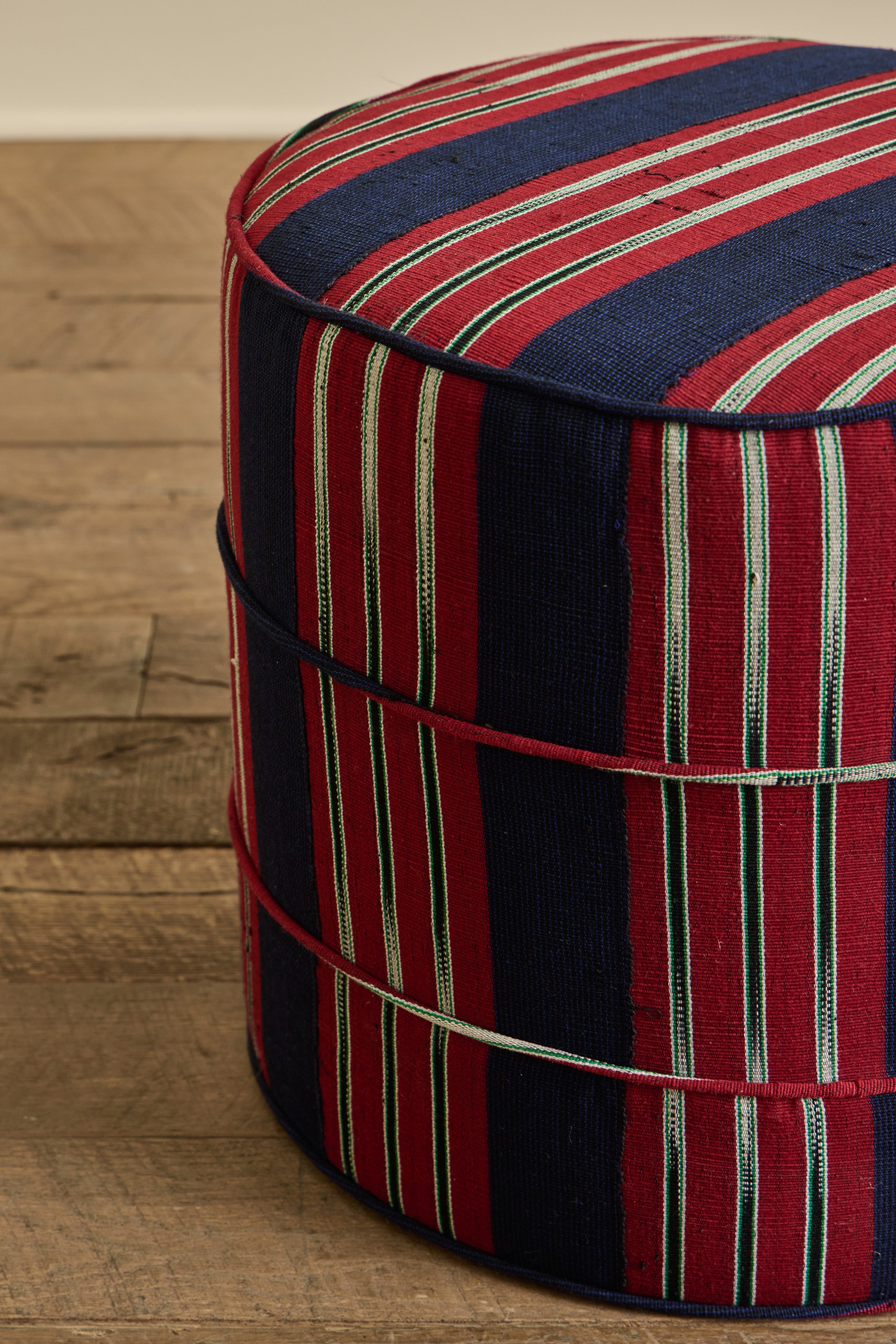 Round Hassock, 17"