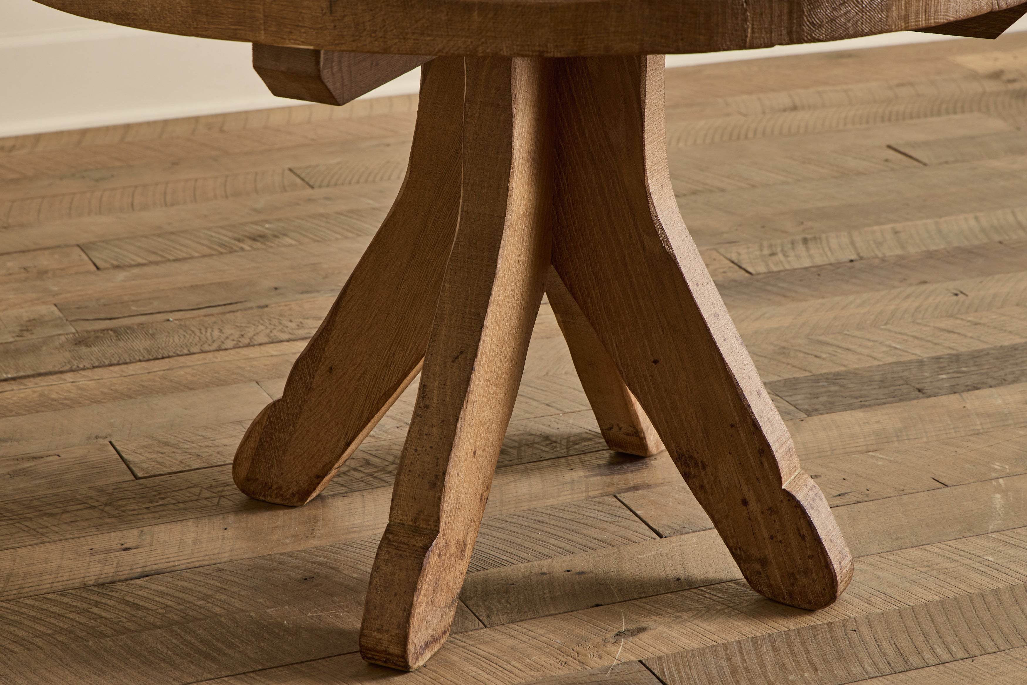 De Puydt Oak Dining Table
