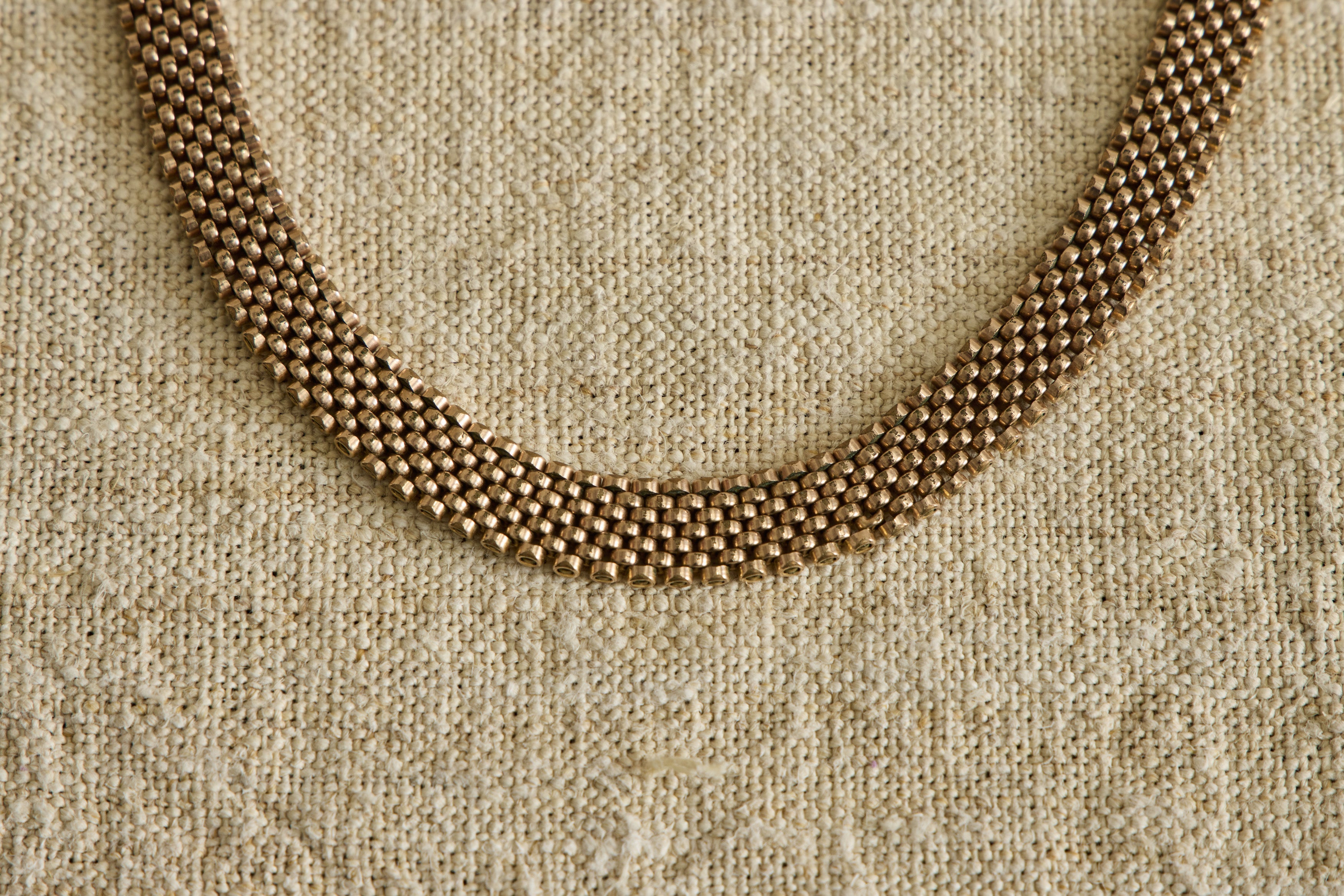 Mesh Link Bookchain Necklace