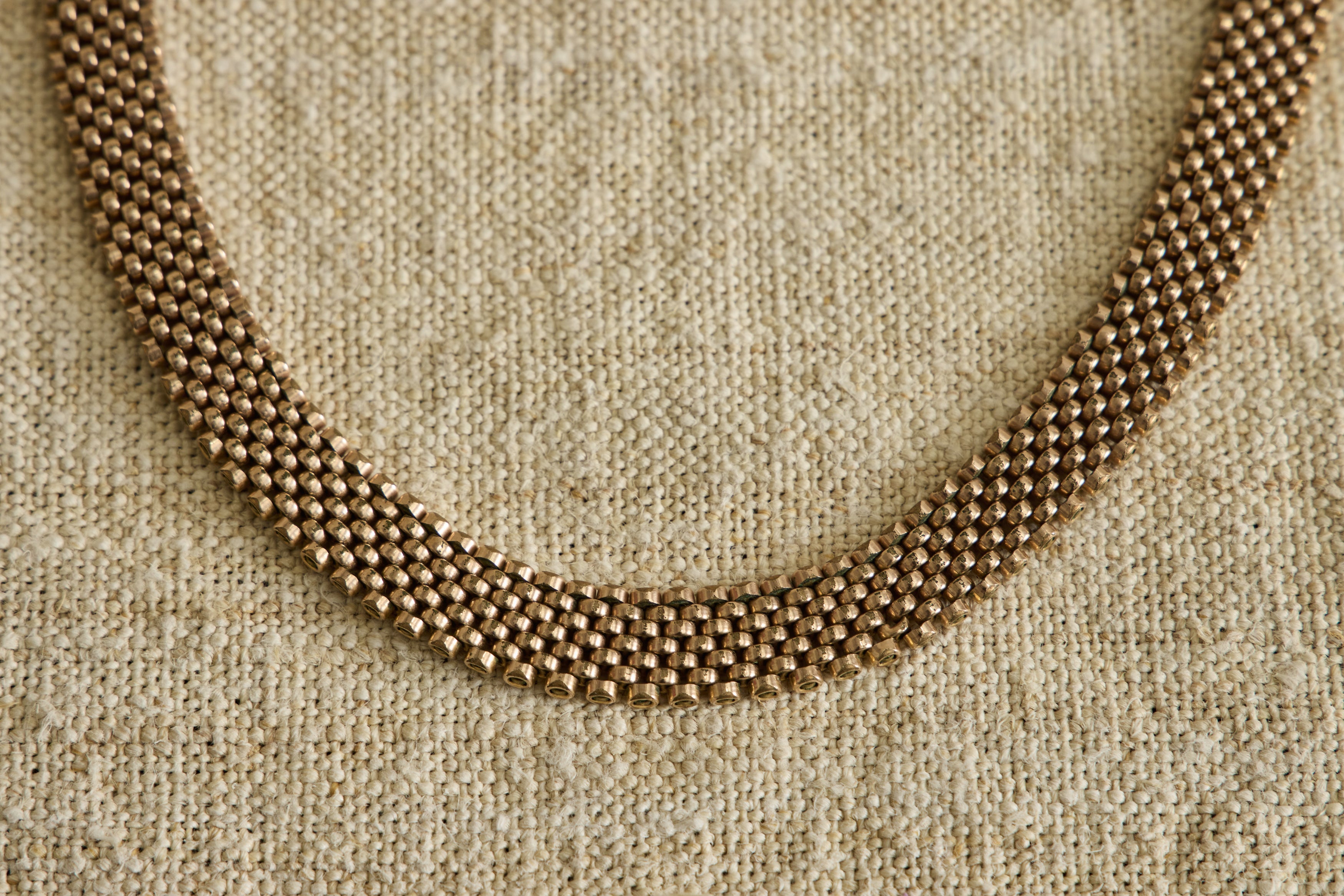 Mesh Link Bookchain Necklace