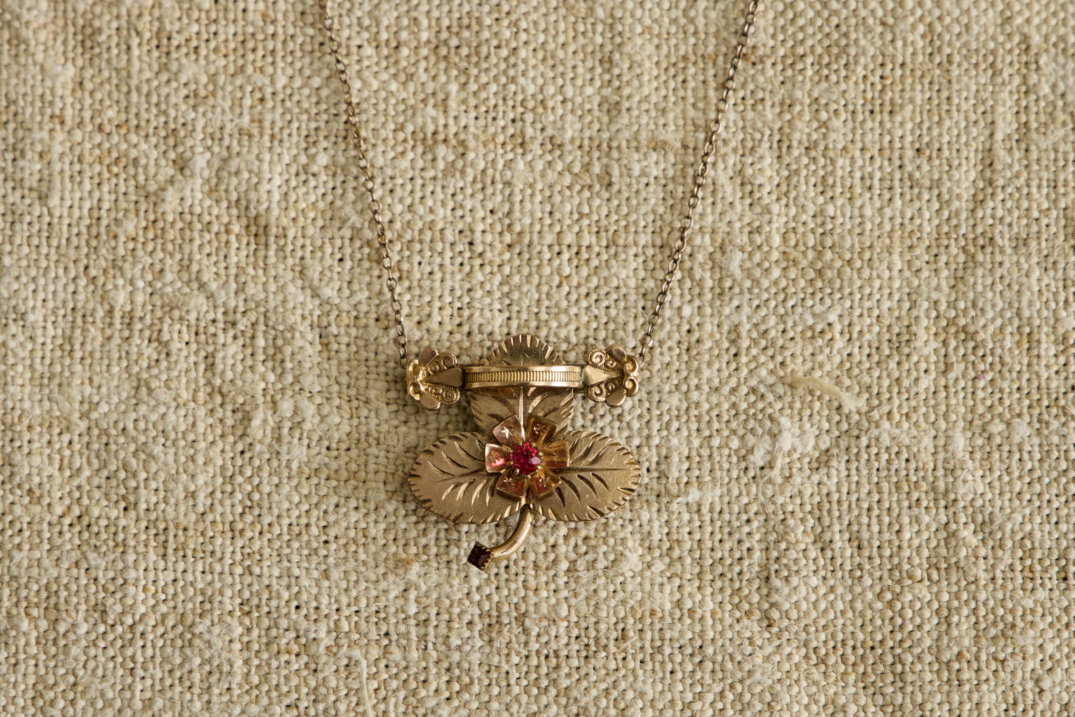 Early 20th Century Garnet Clover Pendant Necklace