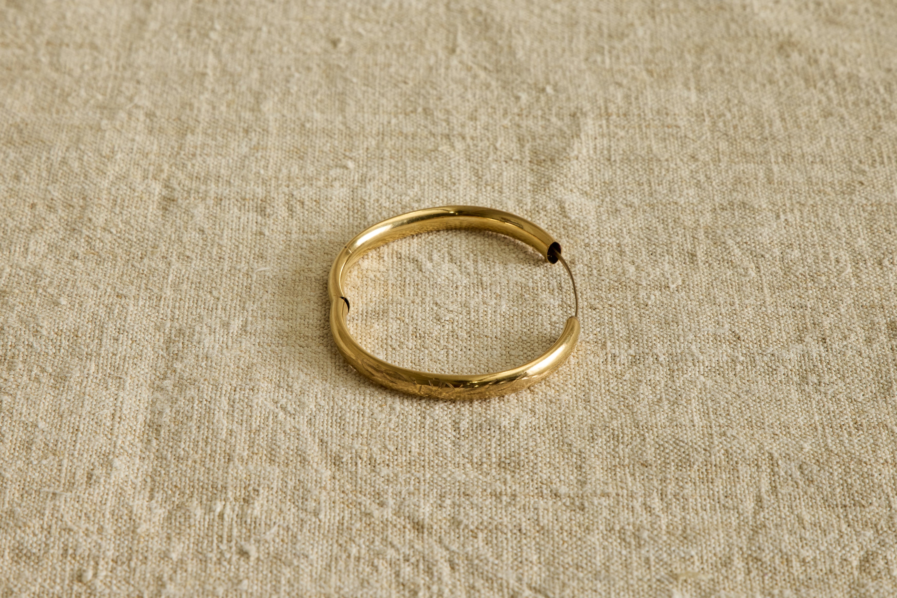 Early 20th Century Etched Floral Hinge Bracelet