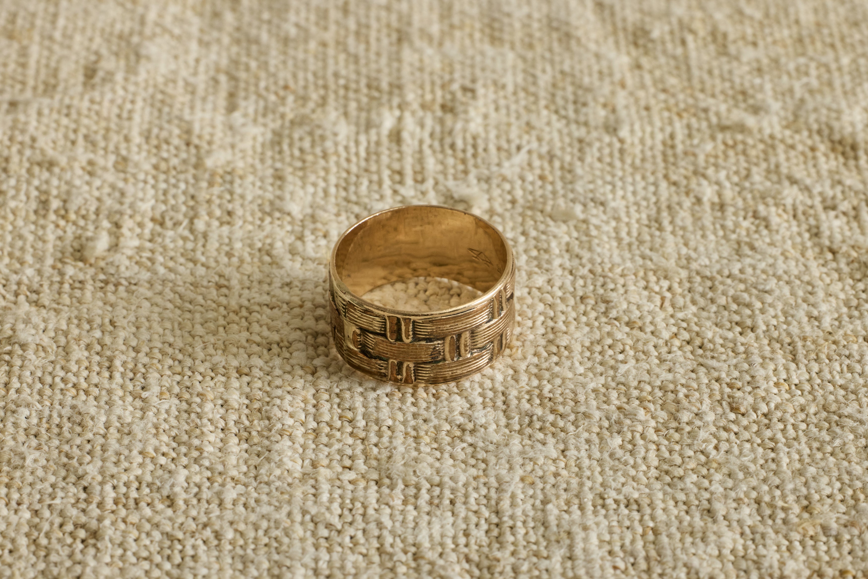 Victorian Tartan Etched Wide Band
