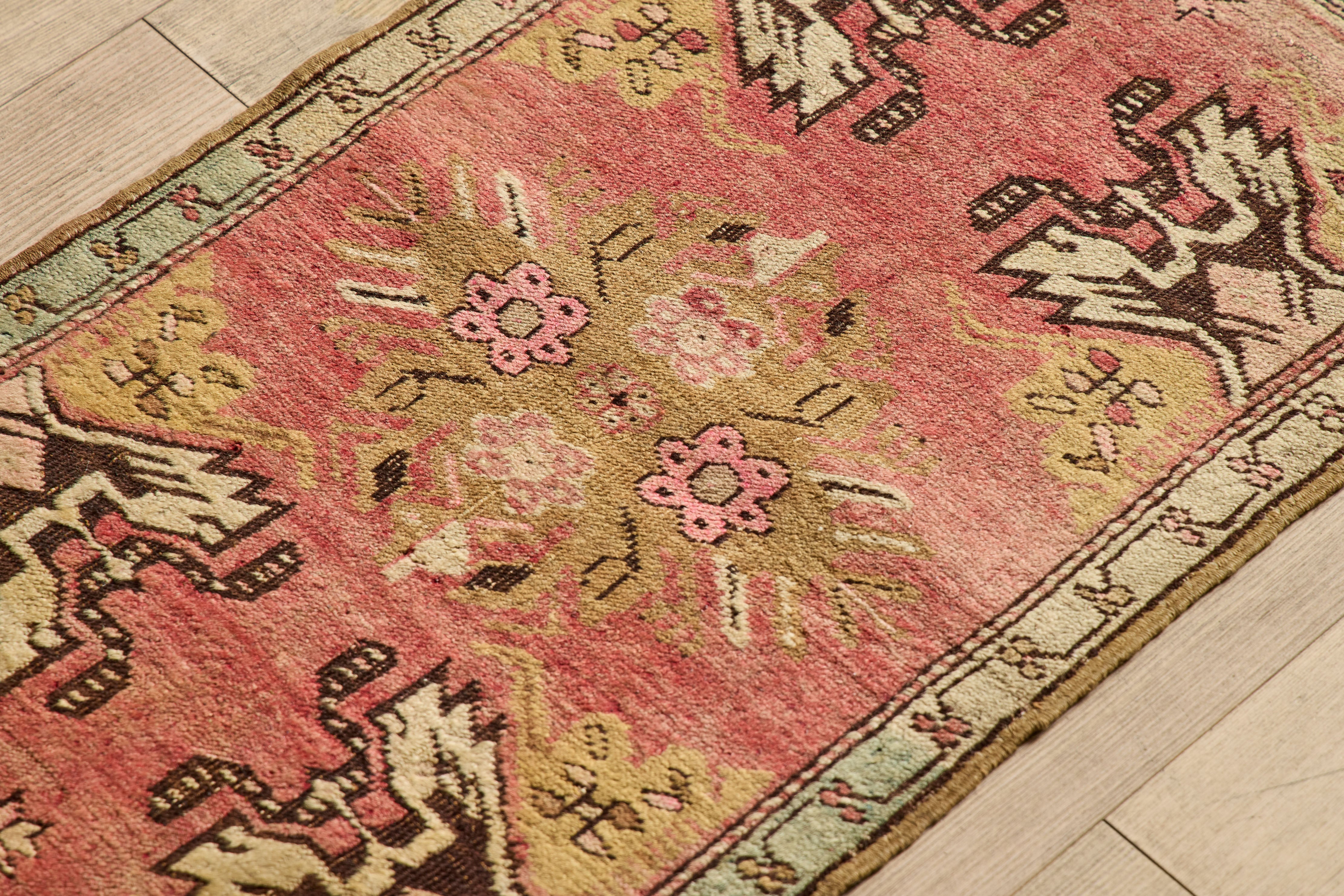 Turkish Throw Rug 1’5 X 2’11