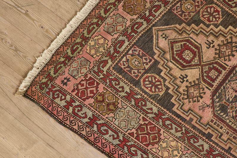 Brown & Blush Tribal Rug 4’8 X 7’