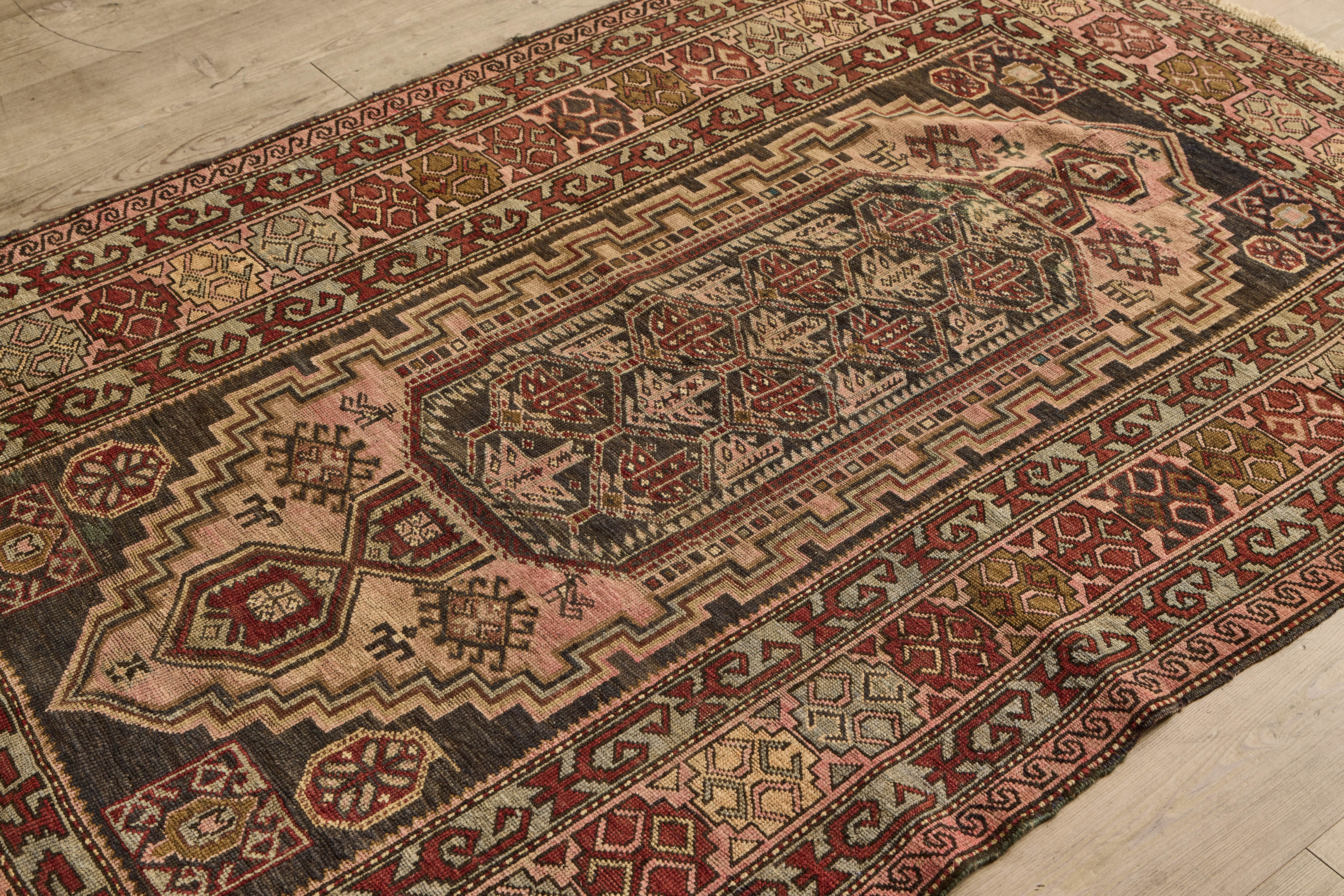 Brown & Blush Tribal Rug 4’8 X 7’