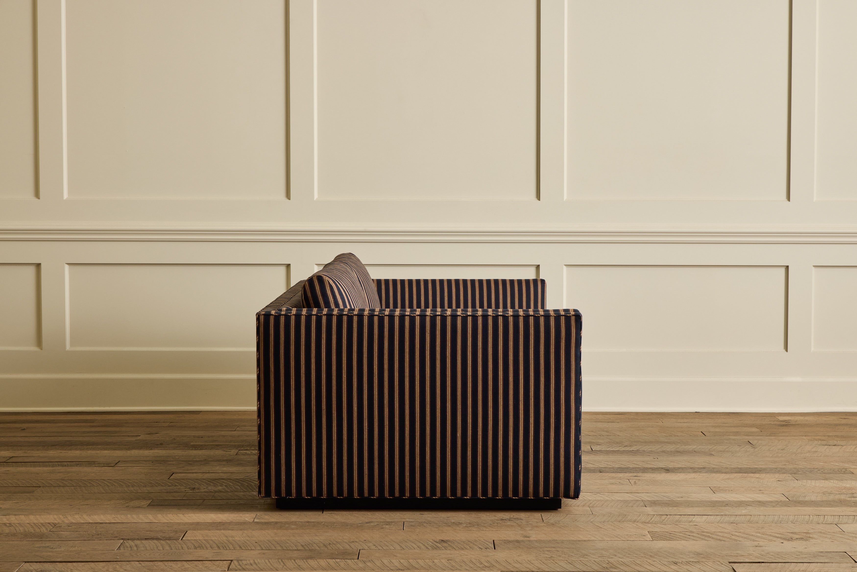Modern Sofa, 72"