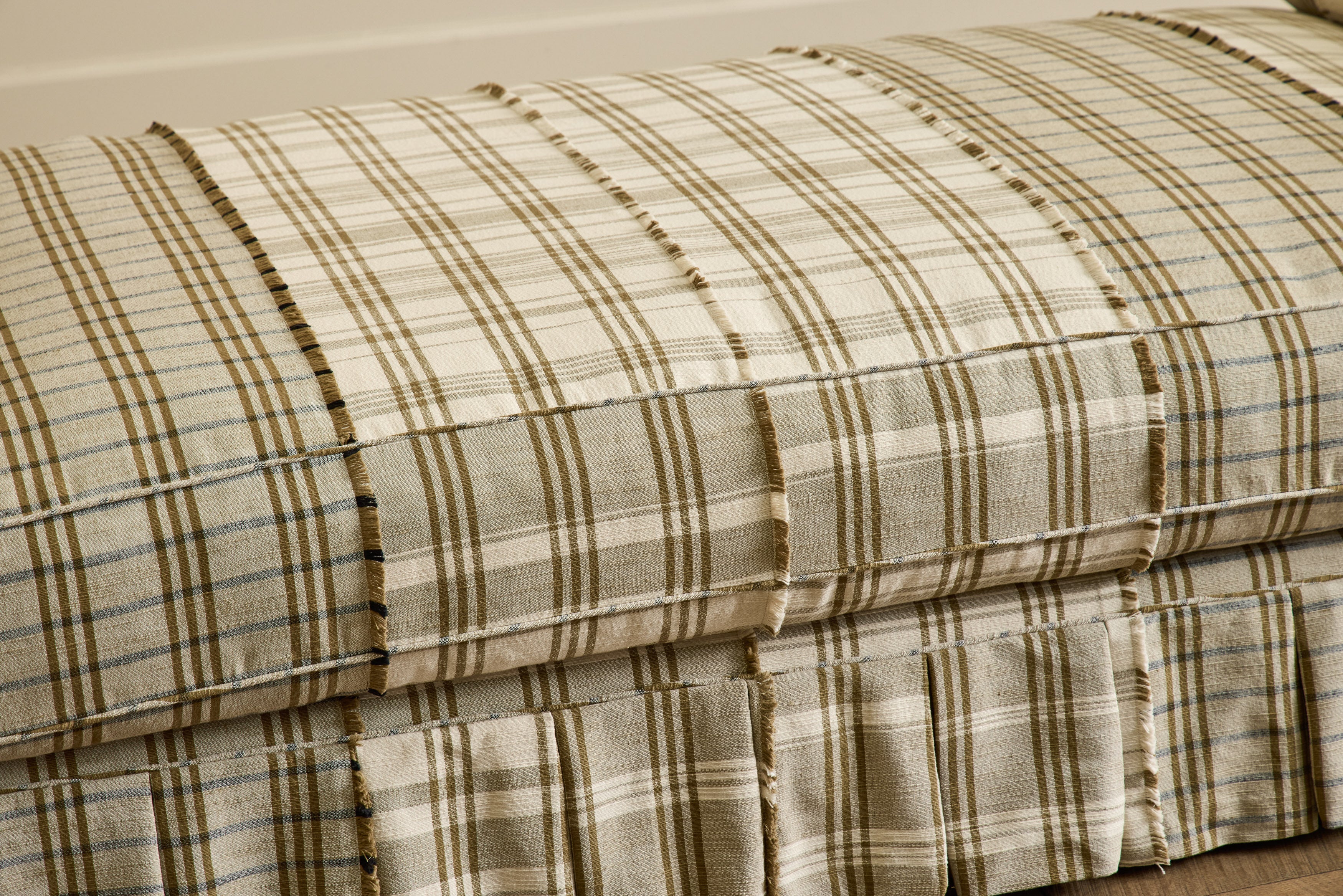 Tuxedo Daybed