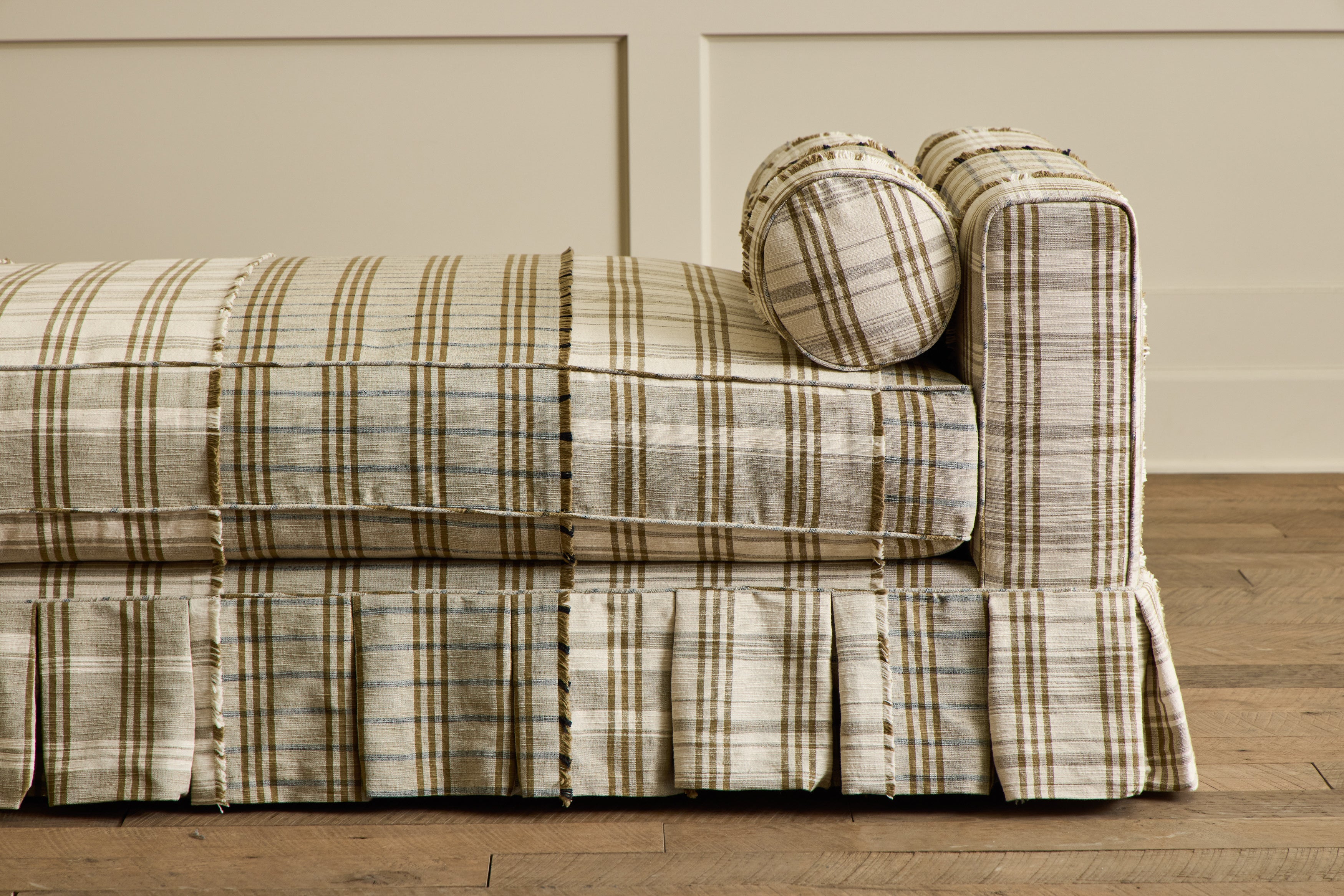 Tuxedo Daybed
