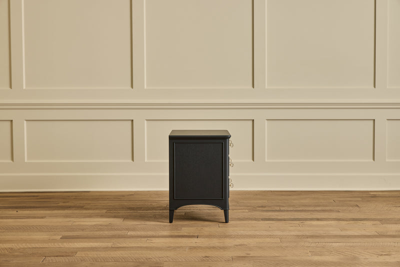 Heirloom Nightstand, 28"