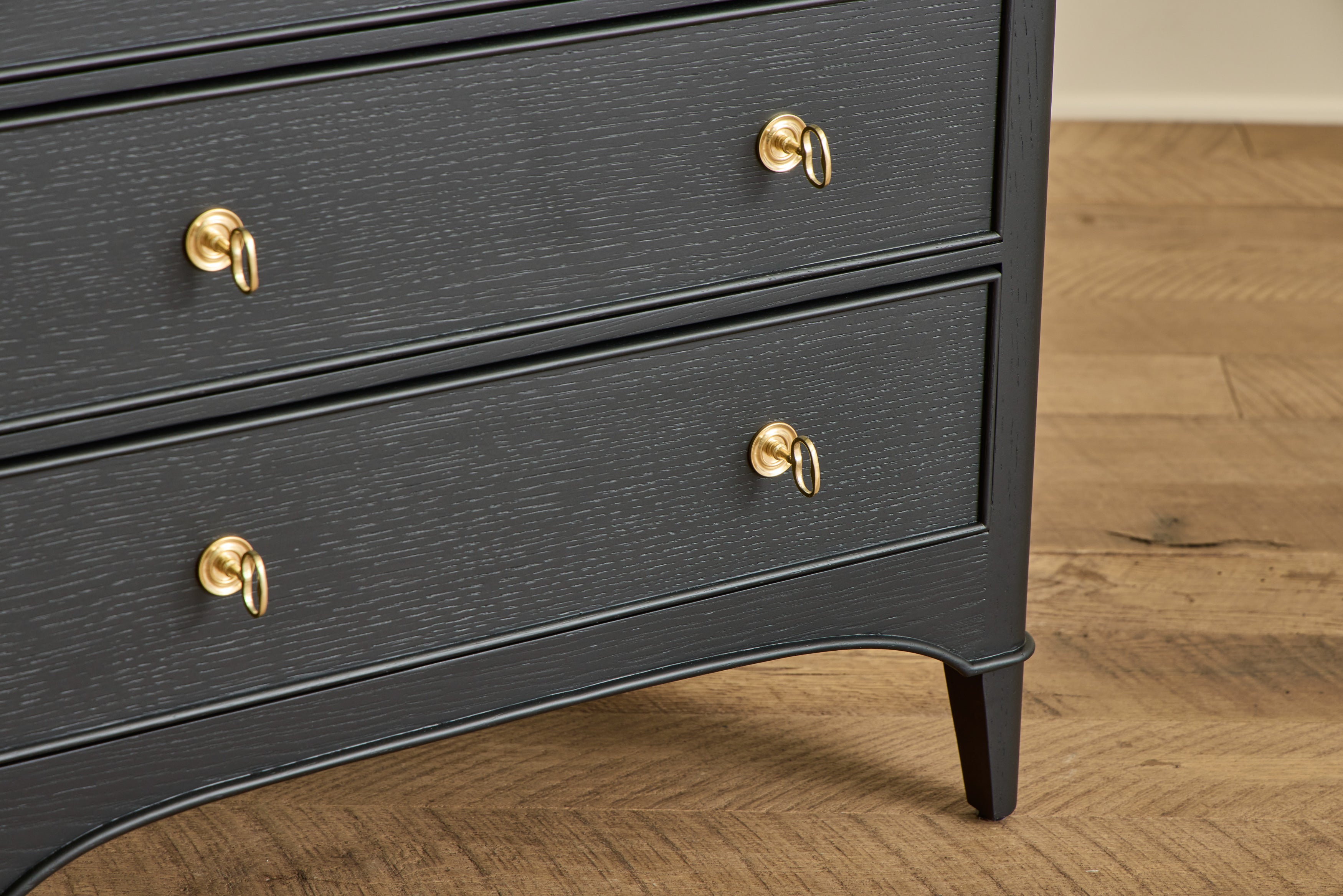 Heirloom Nightstand, 28"