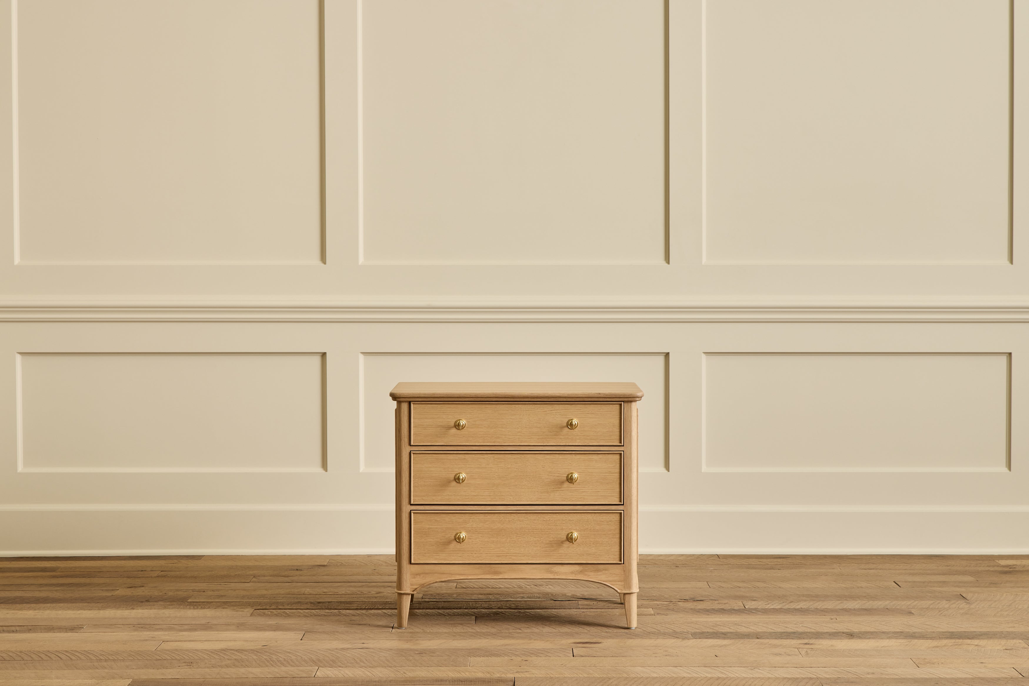 Heirloom Nightstand, 28"