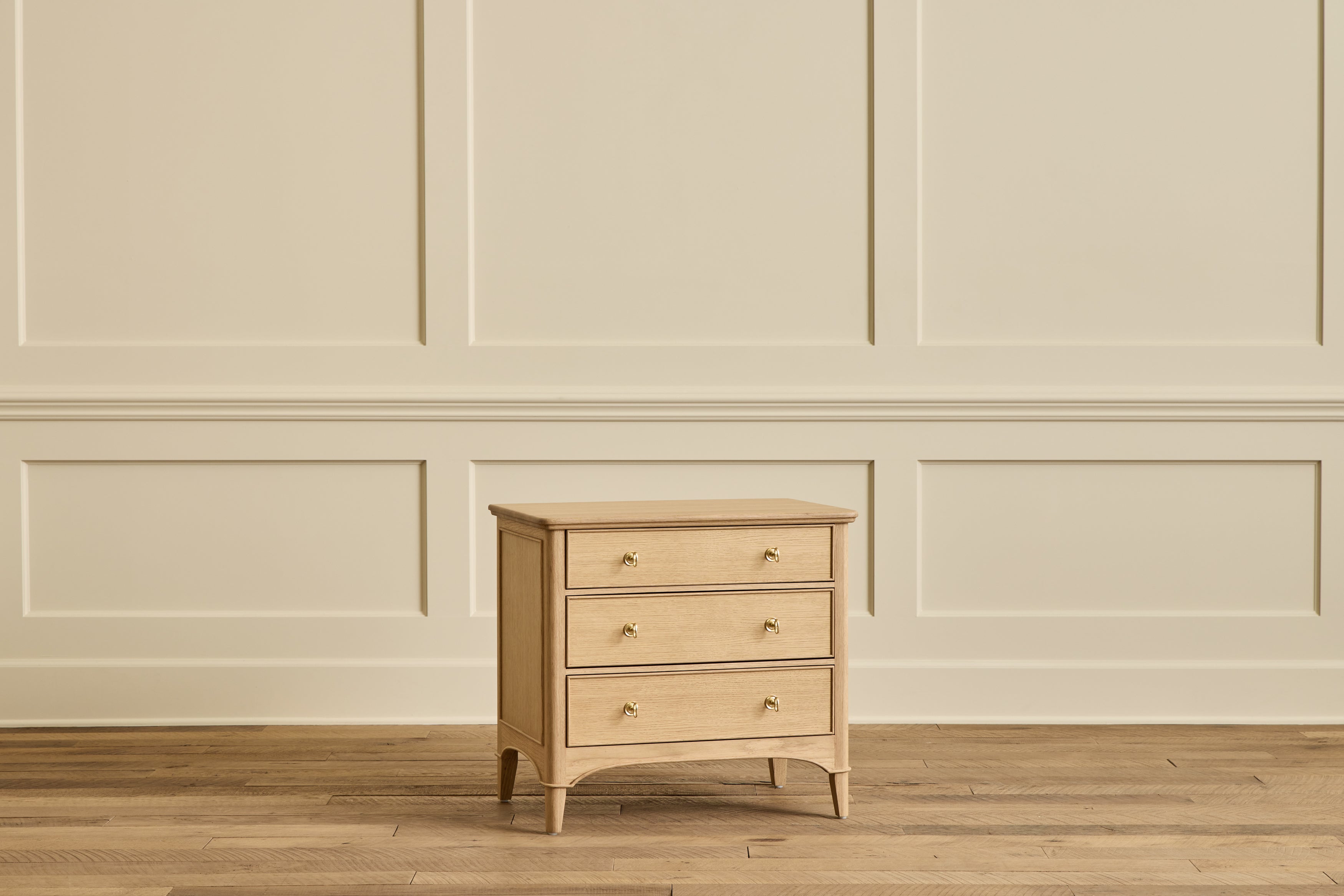 Heirloom Nightstand, 28"