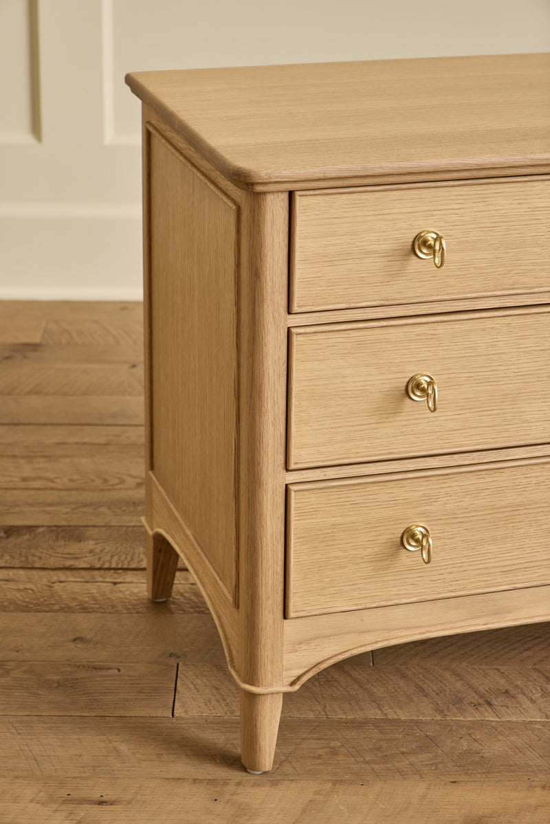 Heirloom Nightstand, 28"